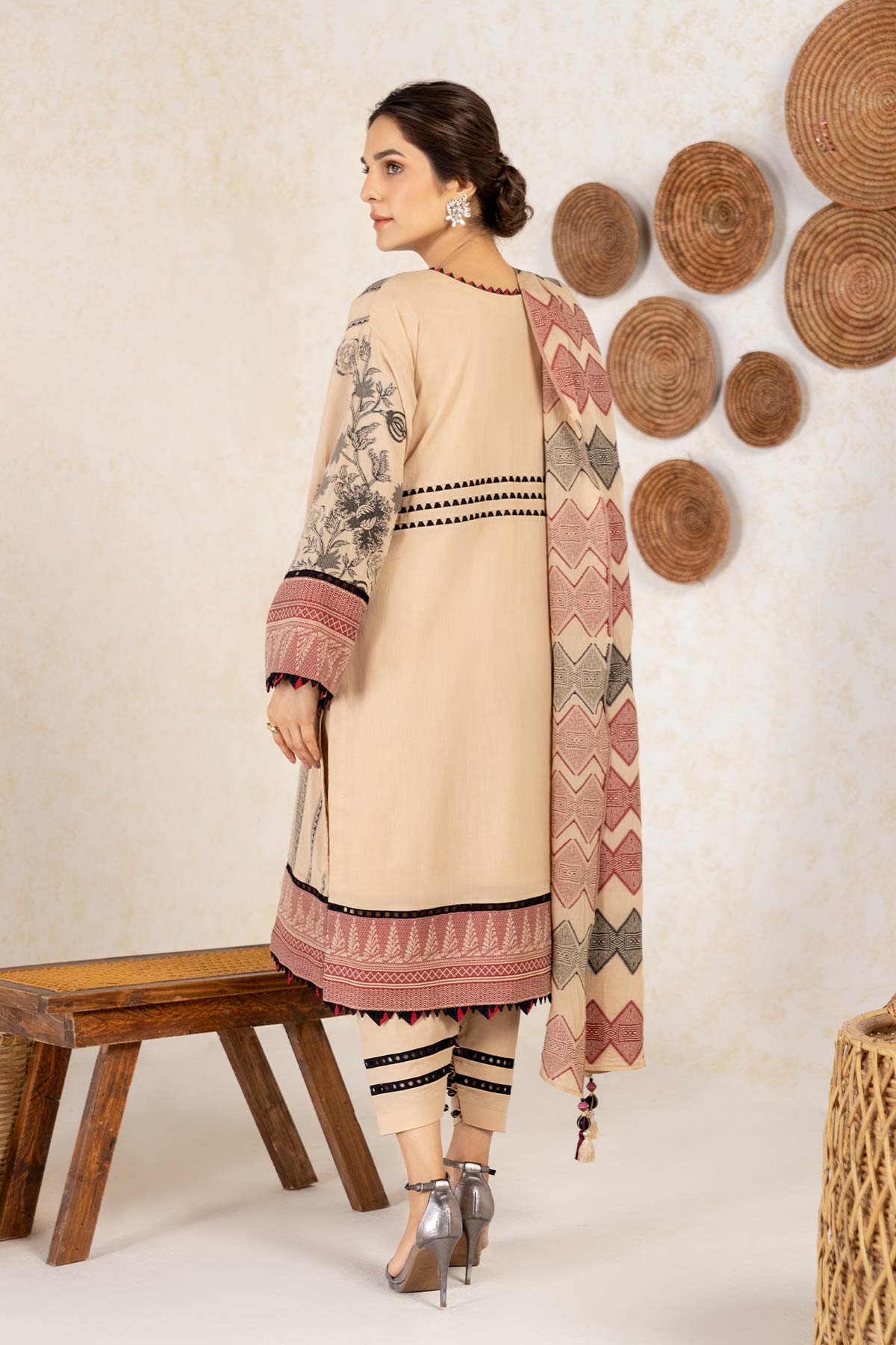 3 Pc Printed Jacquard Suit With Jacquard Dupatta