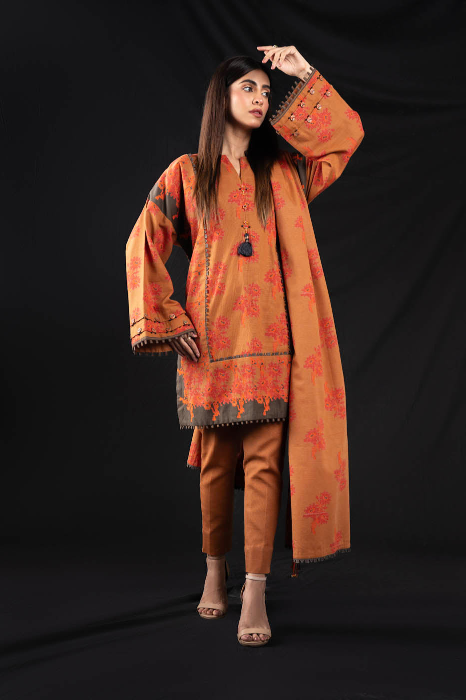 3 Pc Printed Khaddar Suit With Khaddar Dupatta