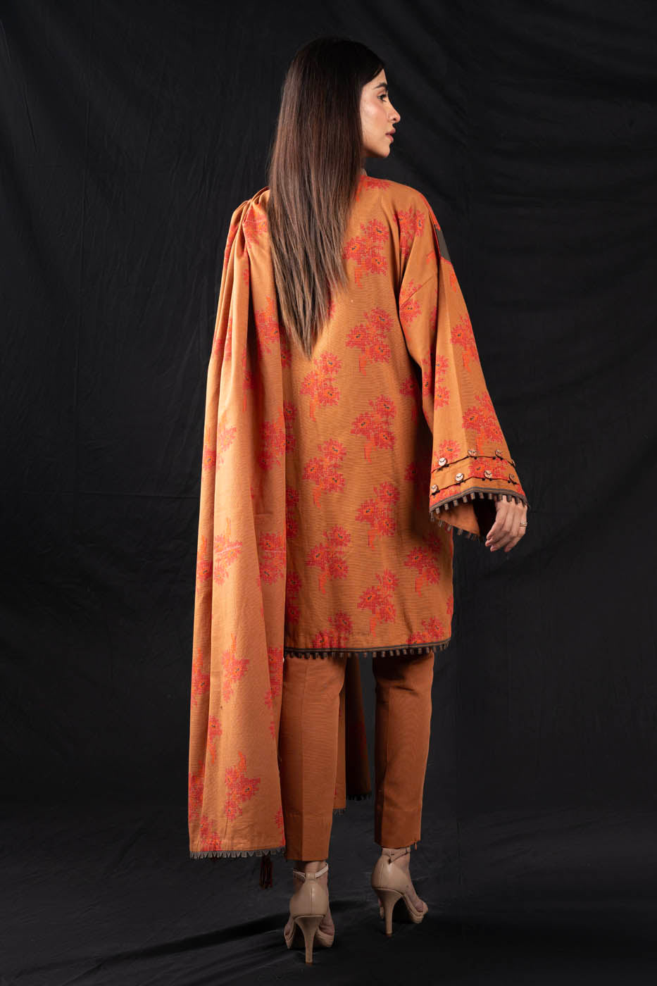 3 Pc Printed Khaddar Suit With Khaddar Dupatta