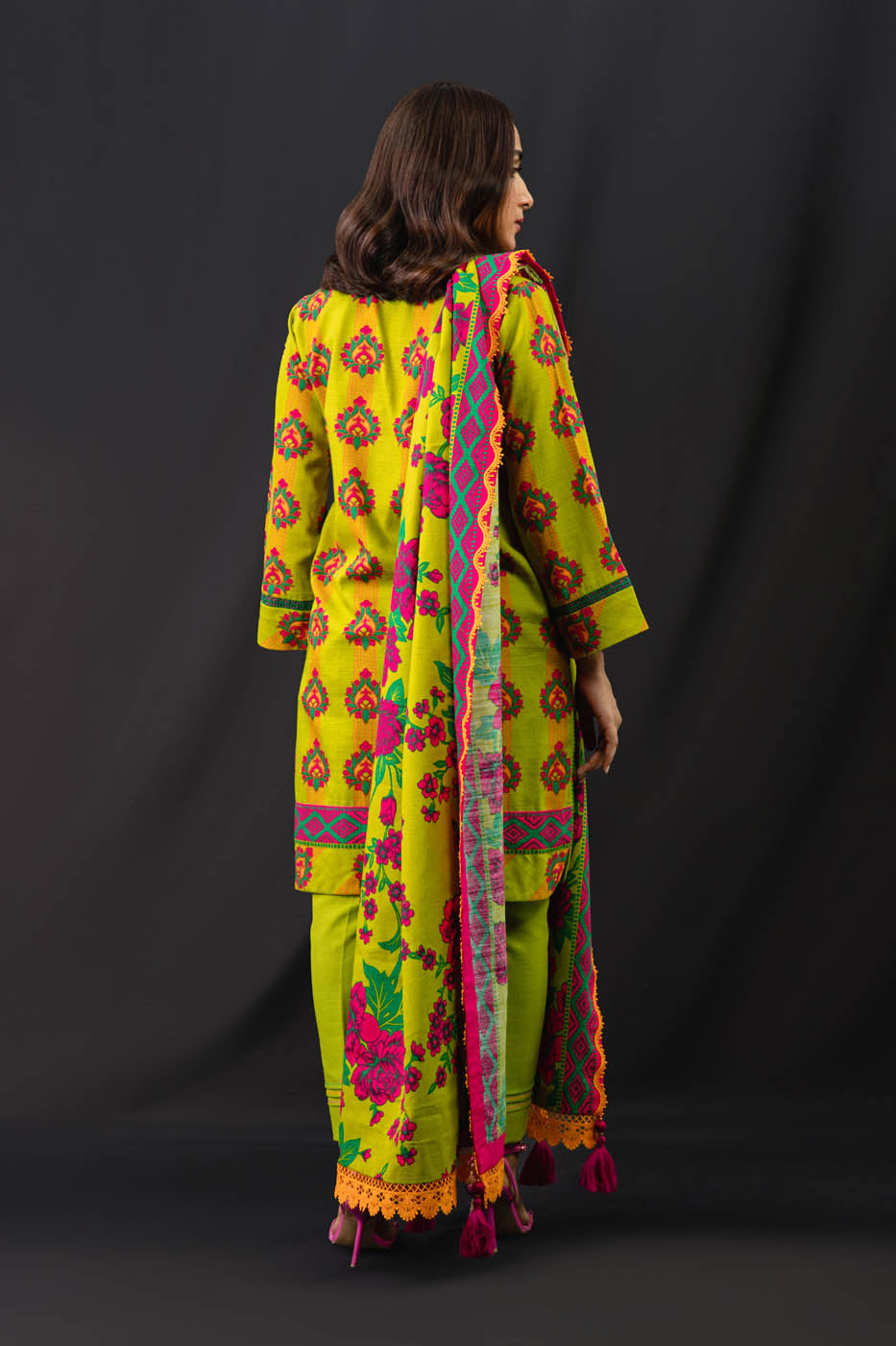 3 Pc Printed Khaddar Suit With Khaddar Dupatta