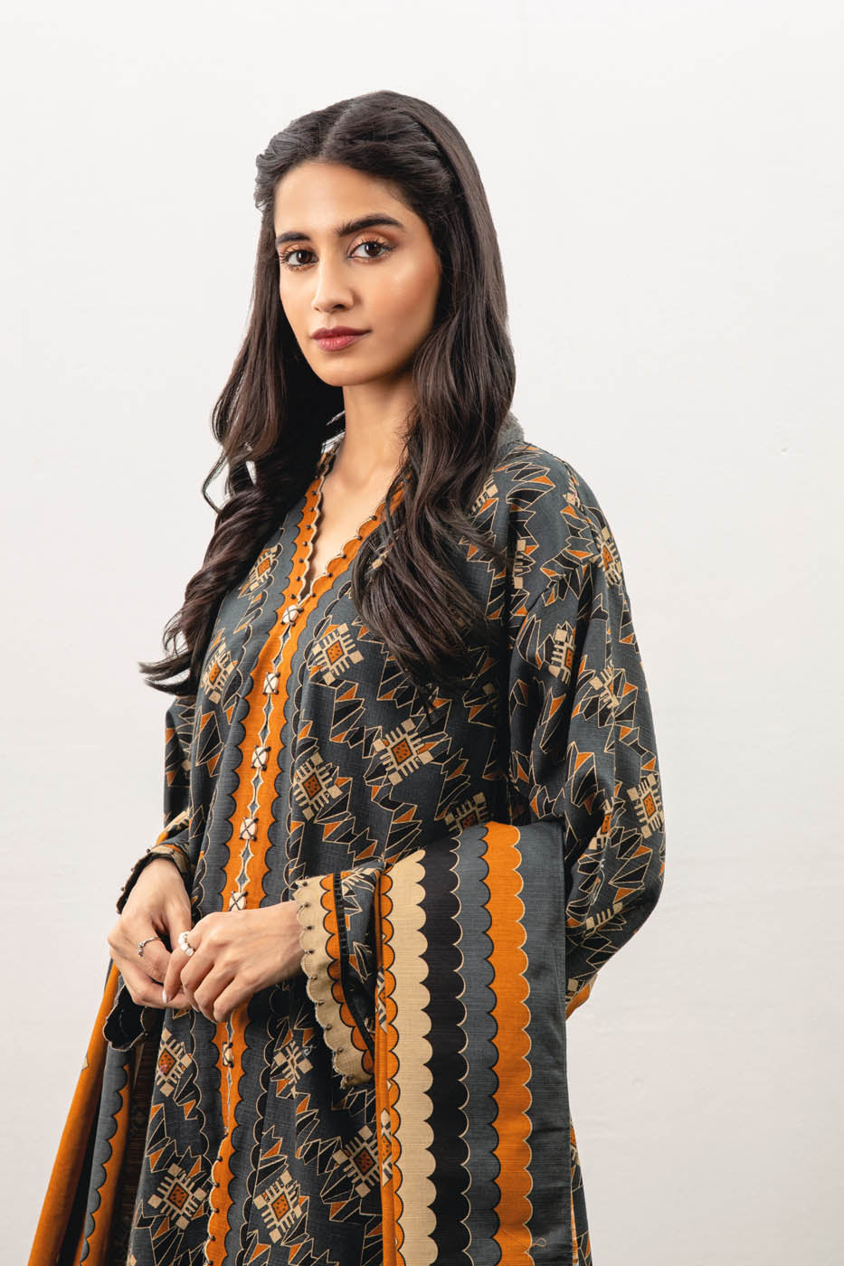 3 Pc Printed Khaddar Suit With Khaddar Dupatta