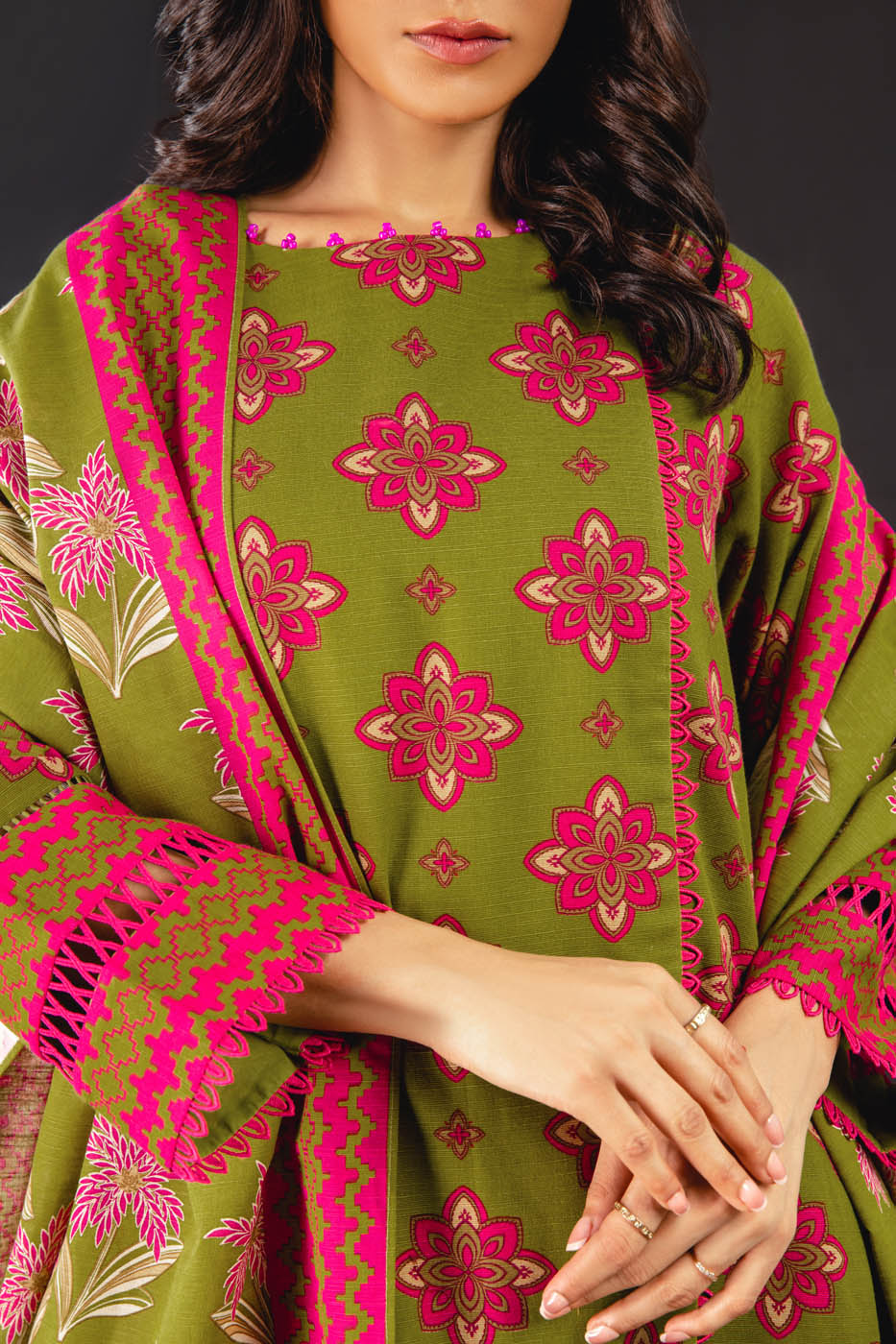 3 Pc Printed Khaddar Suit With Khaddar Dupatta