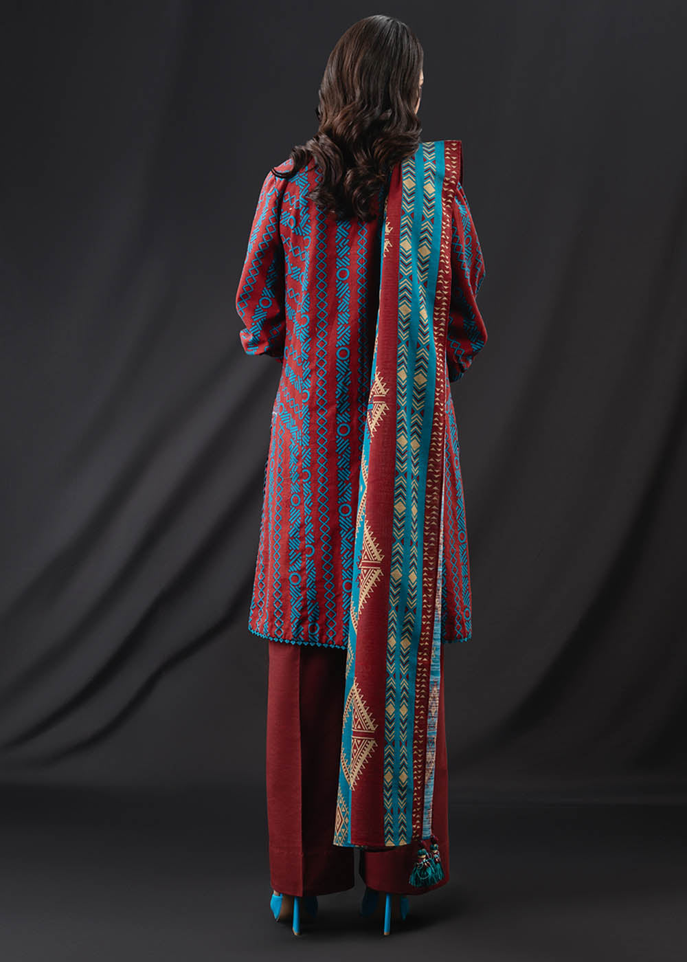 3 Pc Printed Khaddar Suit With Khaddar Dupatta