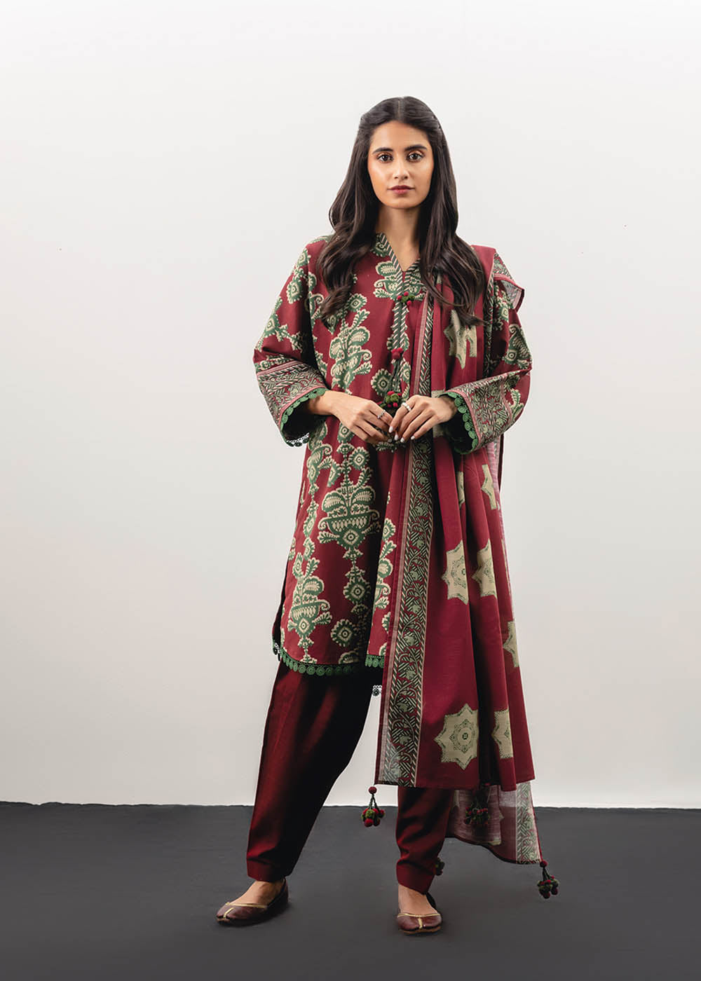 3 Pc Printed Khaddar Suit With Khaddar Dupatta