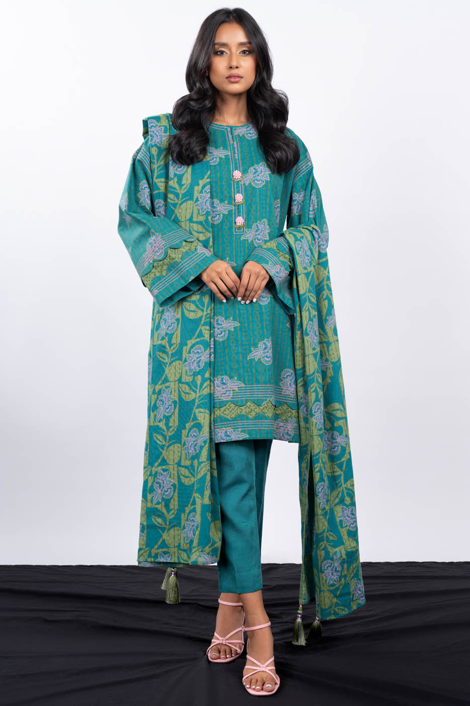 3 Pc Printed Khaddar Suit With Khaddar Dupatta