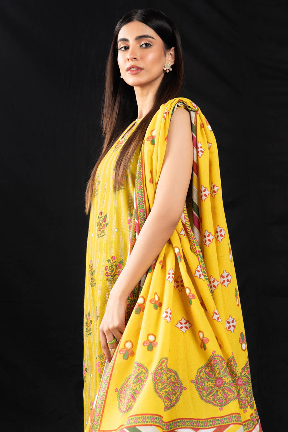 3 Pc Printed Karandi Suit With Karandi Dupatta