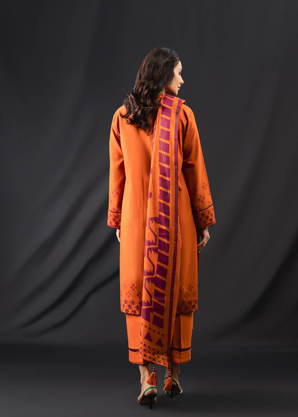 3 Pc Printed Karandi Suit With Karandi Dupatta