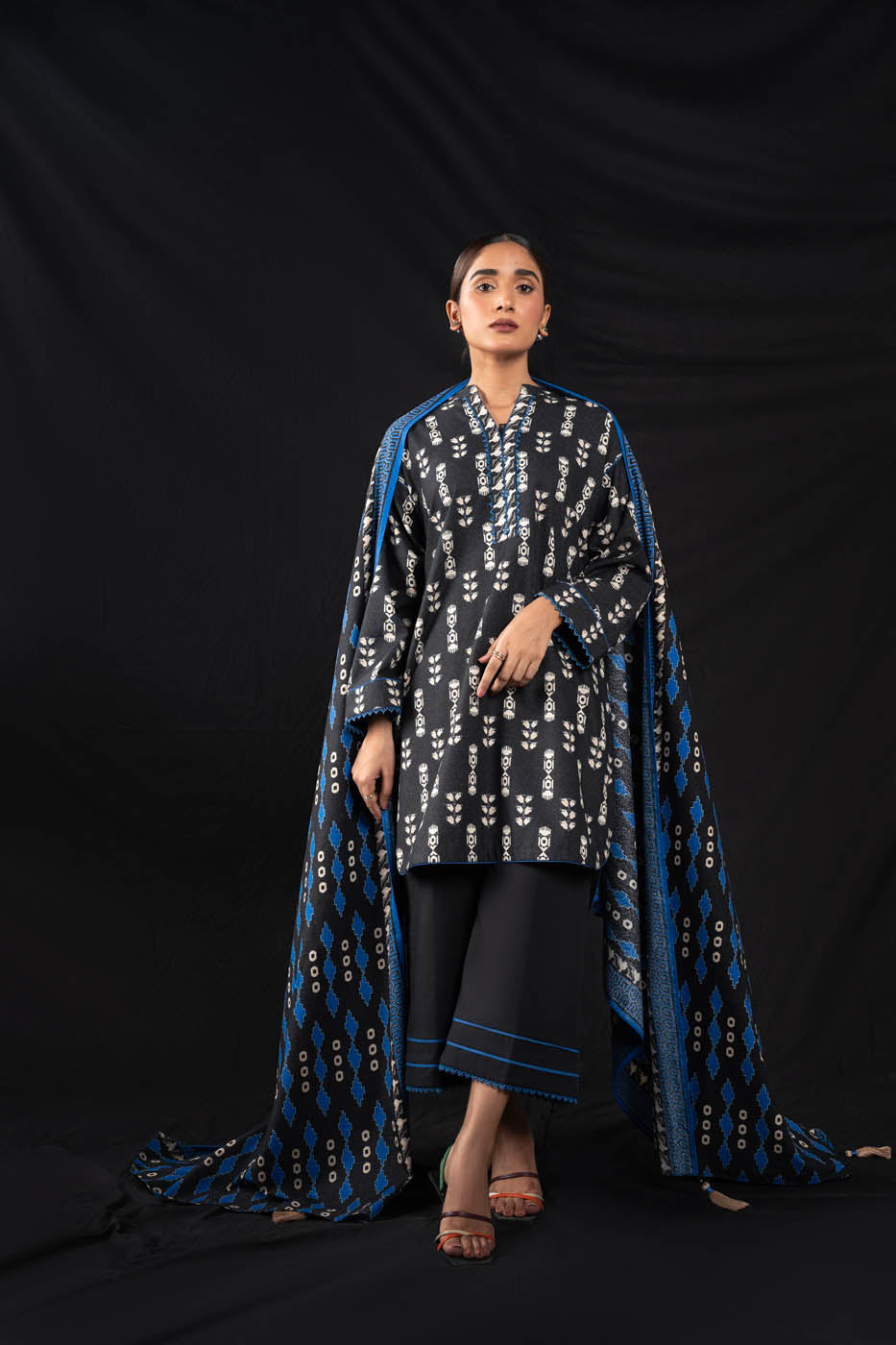 3 Pc Printed Karandi Suit With Karandi Dupatta