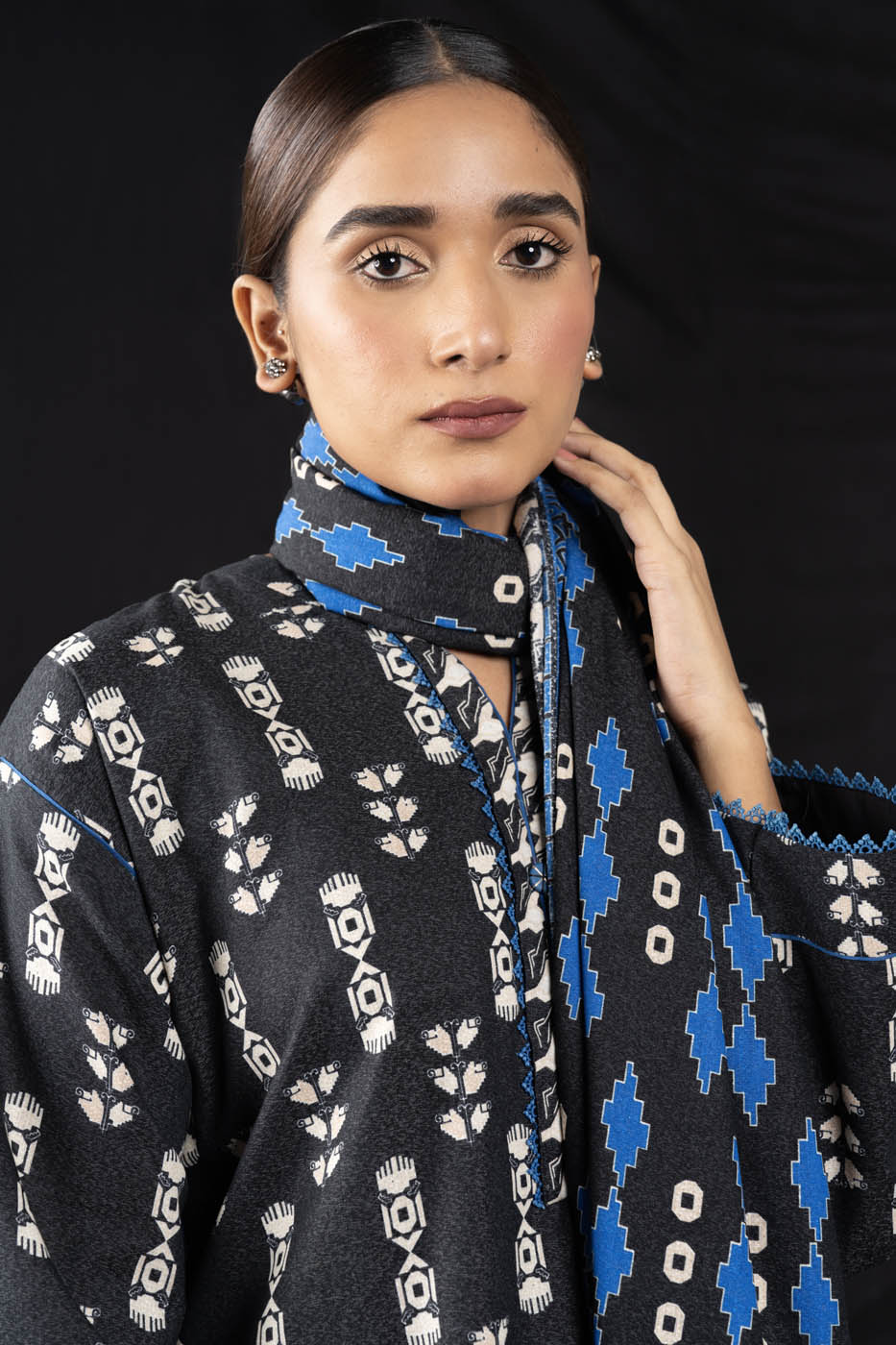 3 Pc Printed Karandi Suit With Karandi Dupatta