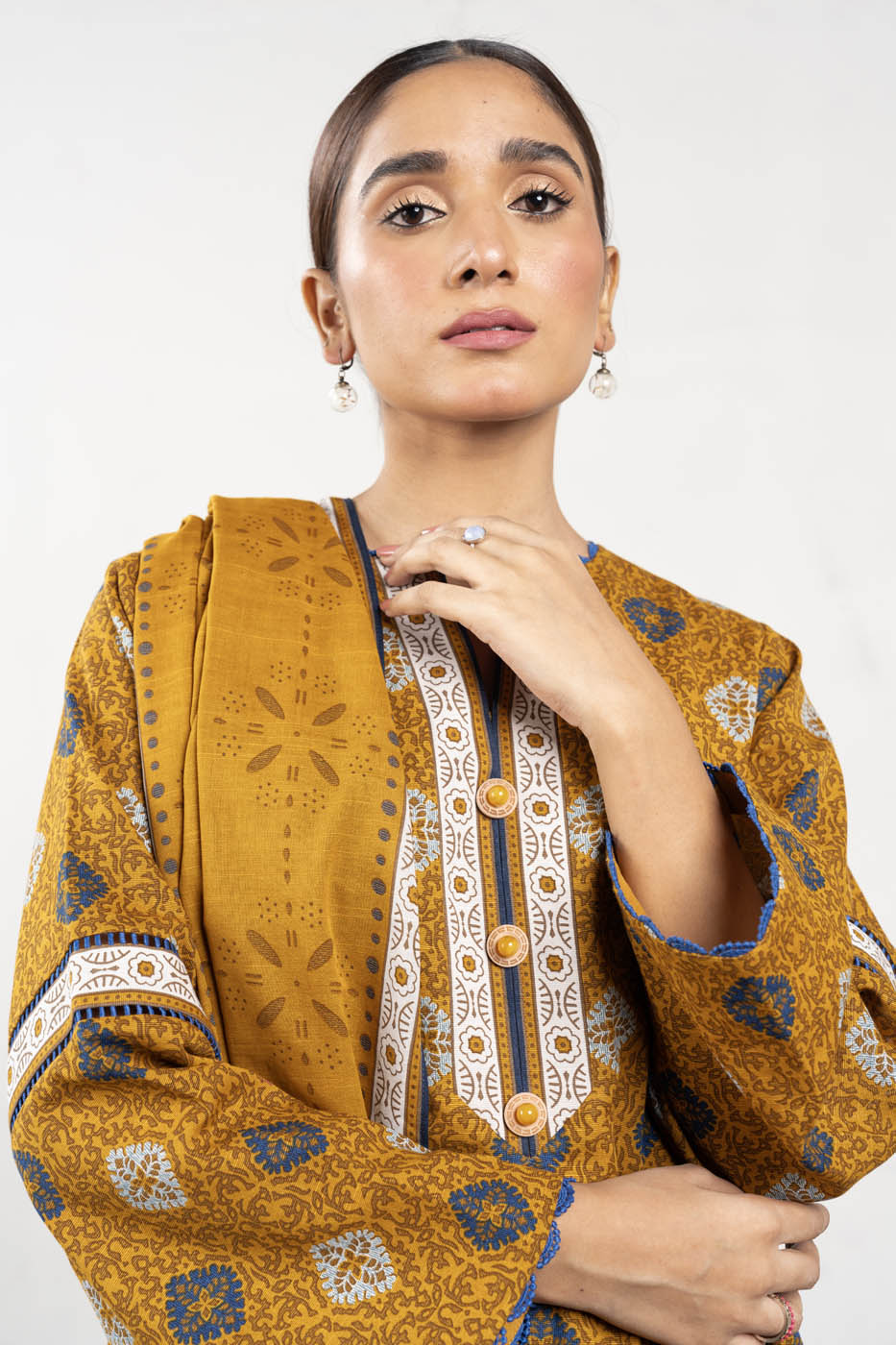 3 Pc Printed Khaddar Suit With Khaddar Dupatta