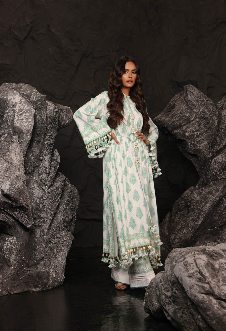 3 Pc Printed Khaddar Suit With Pashmina Shawl