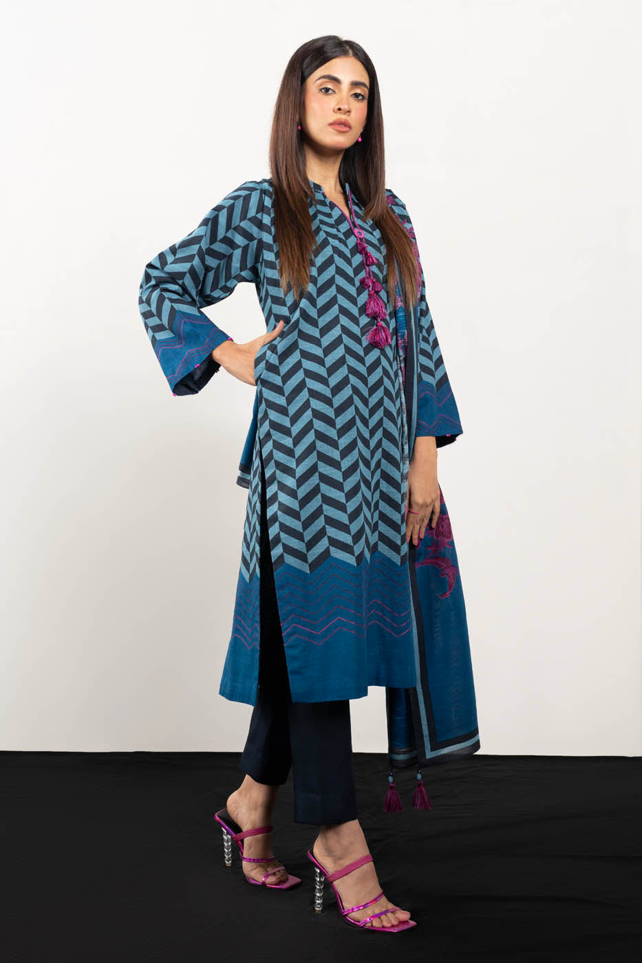 3 Pc Printed Khaddar Suit With Khaddar Dupatta