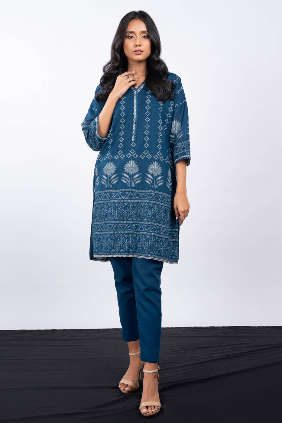 2 Pc Printed Karandi Suit With Karandi Trouser