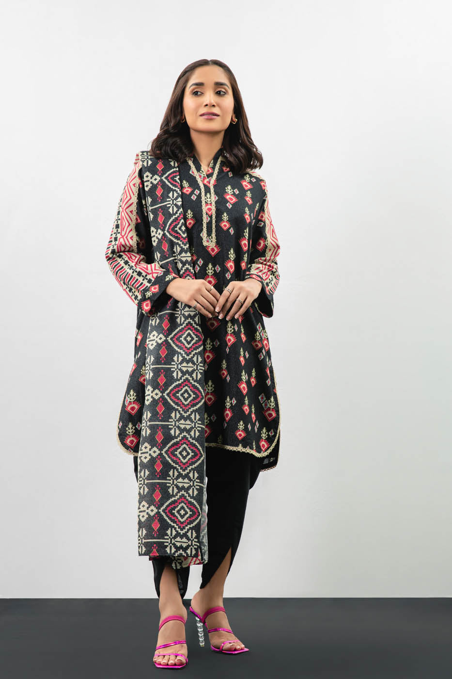 2 Pc Printed Karandi Suit With Karandi Dupatta