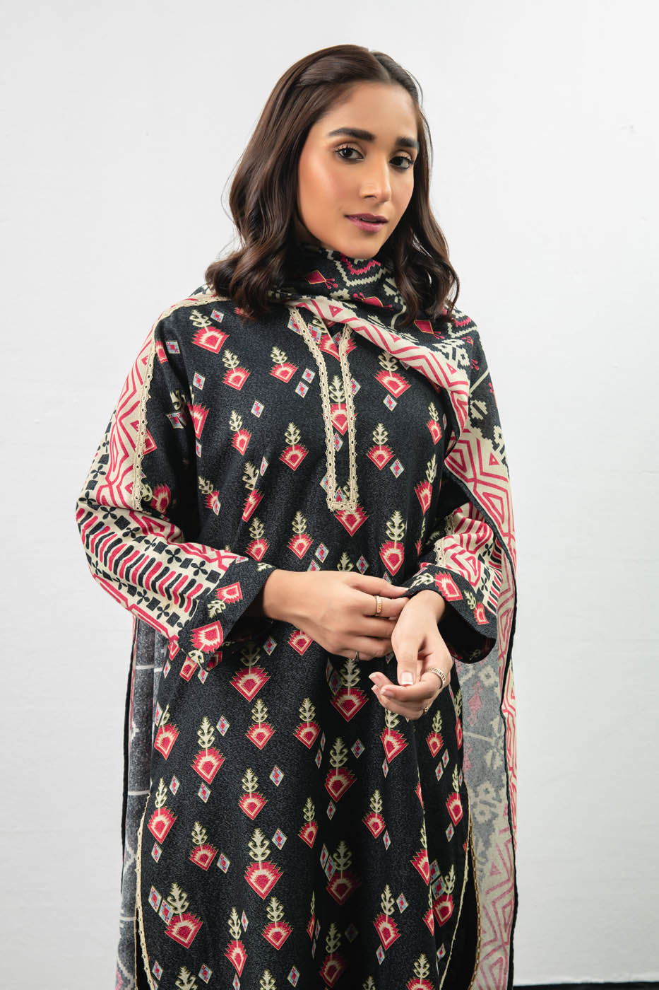 2 Pc Printed Karandi Suit With Karandi Dupatta