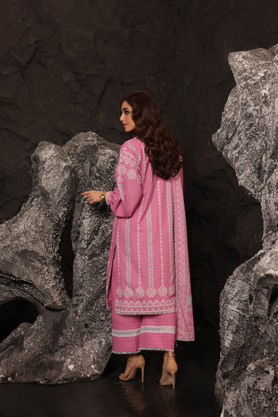 3 Pc Printed Karandi Suit With Karandi Dupatta