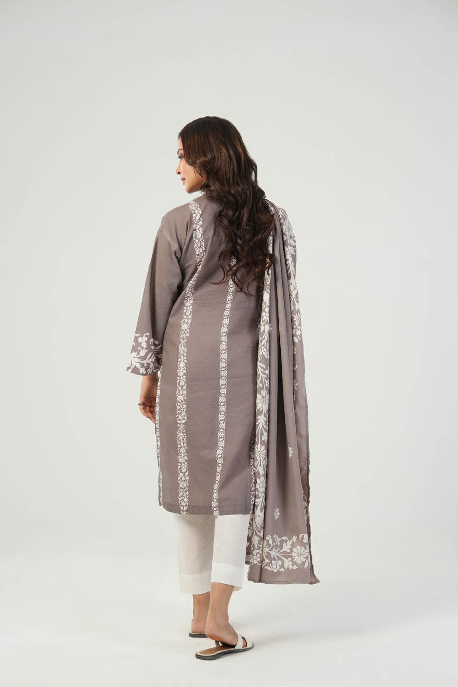 2 Pc Printed Khaddar Outfit