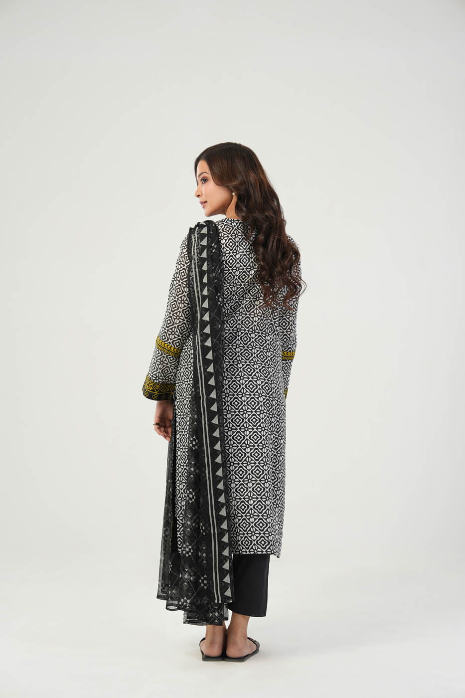 2 Pc Printed Lawn Outfit