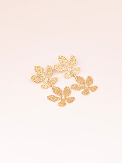 Limelight - Dangling Floral Earrings