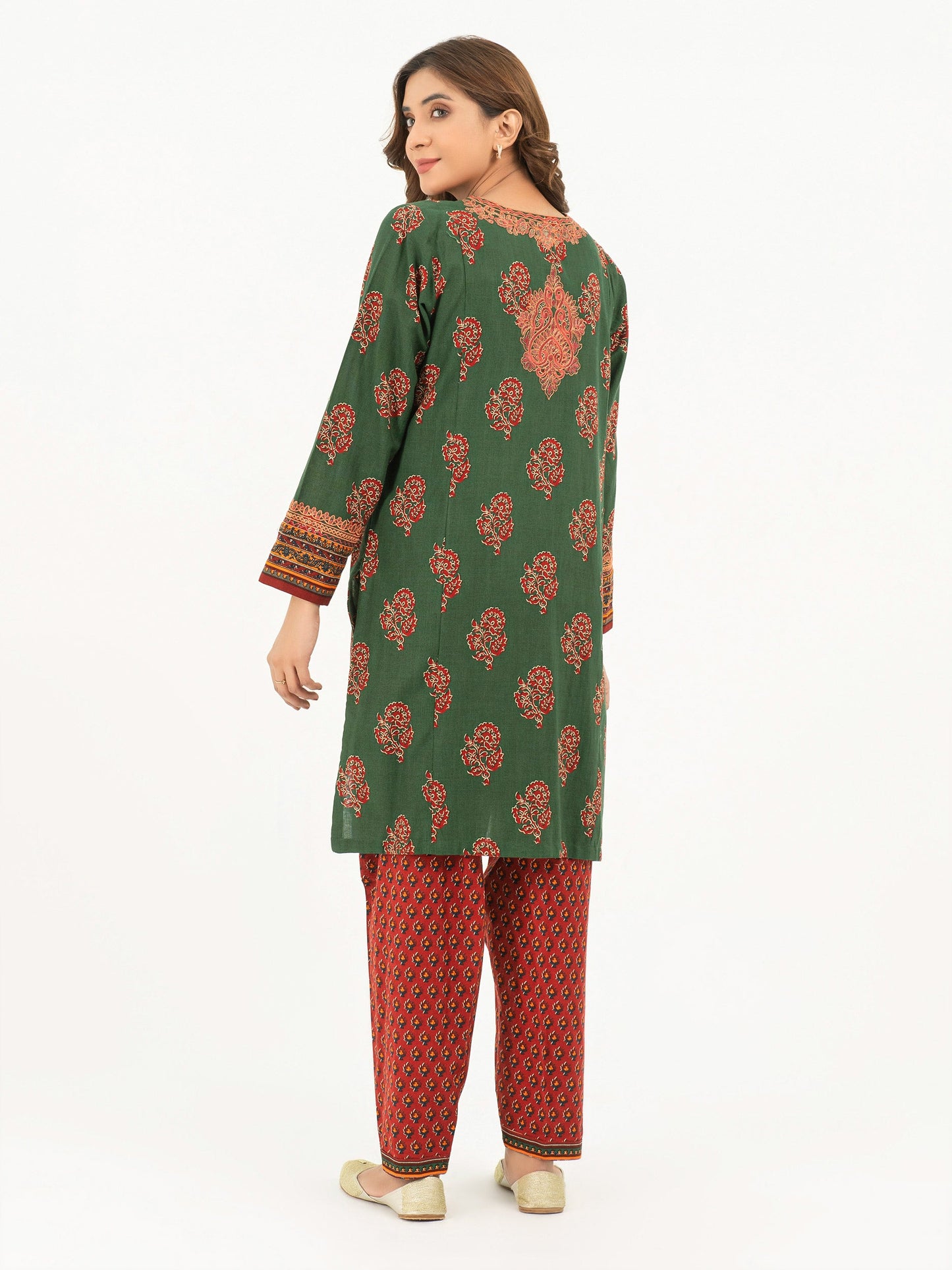 2 Piece Khaddar Suit-Embroidered (Pret)