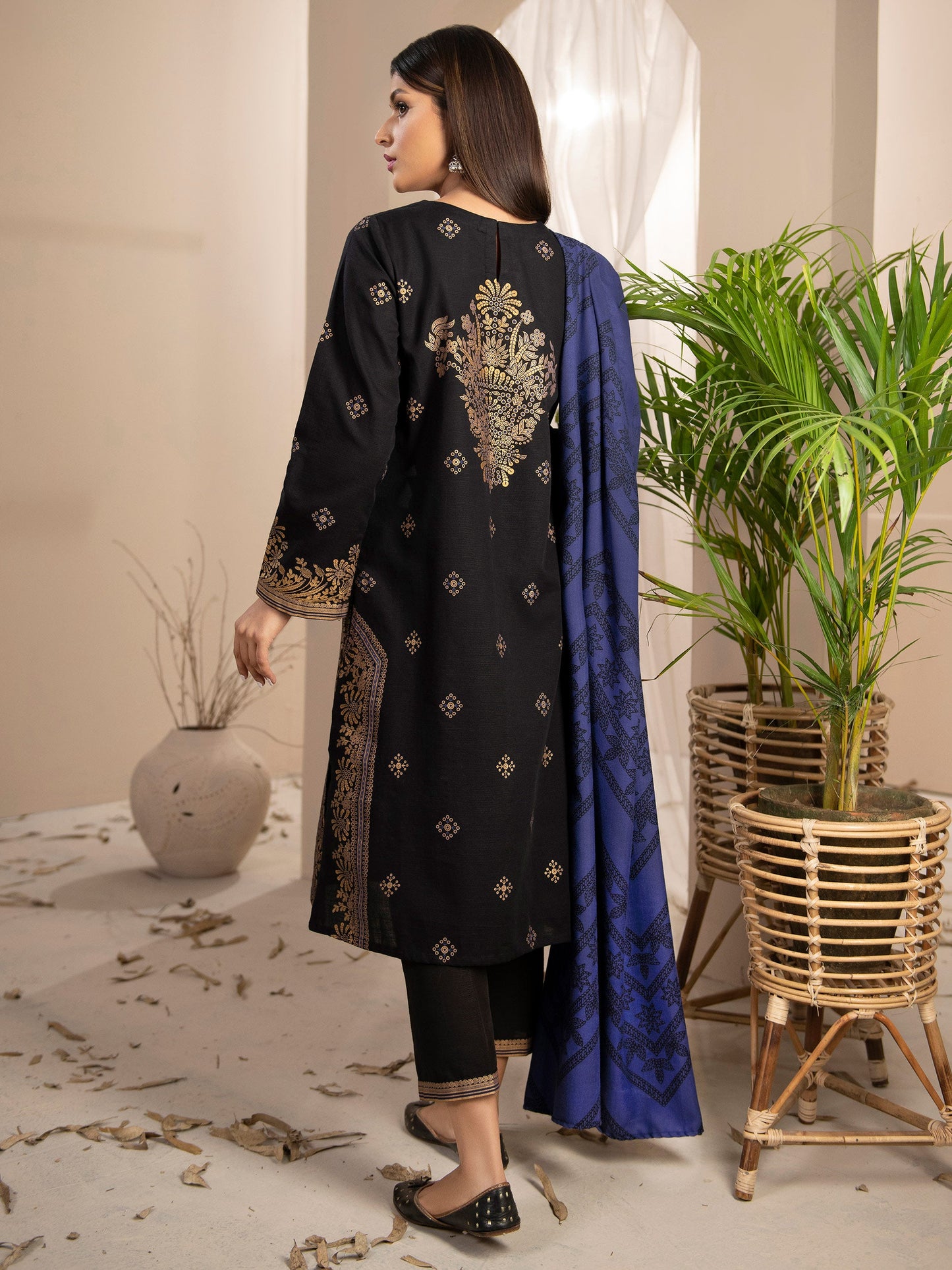 3 Piece Khaddar Suit-Pasted (Unstitched)