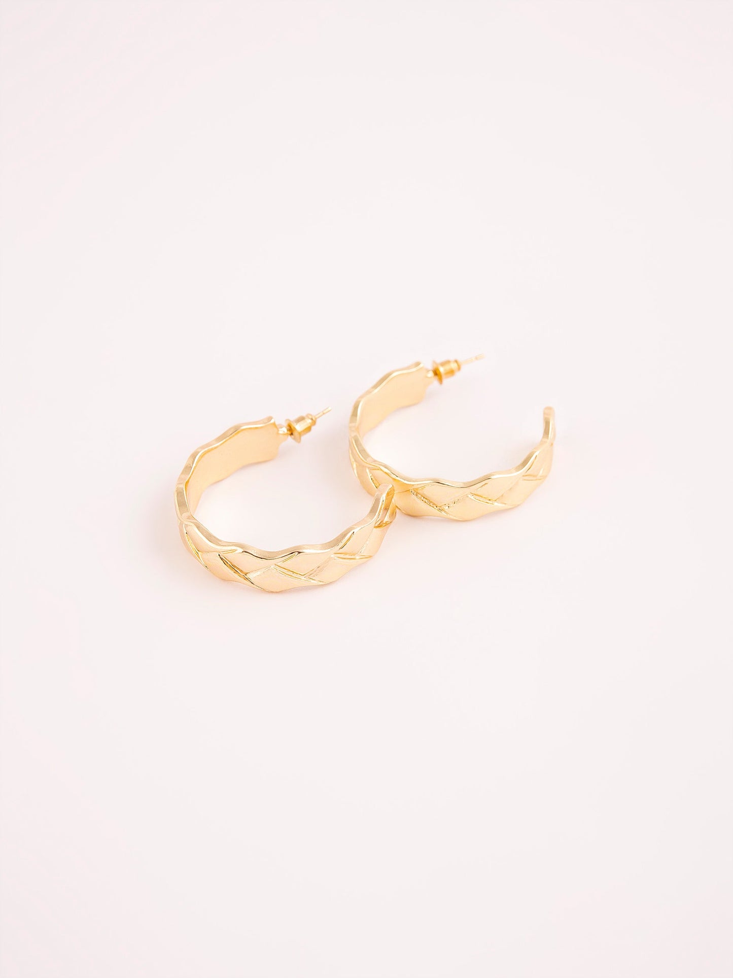 Limelight - Metallic C-Hoop Earrings