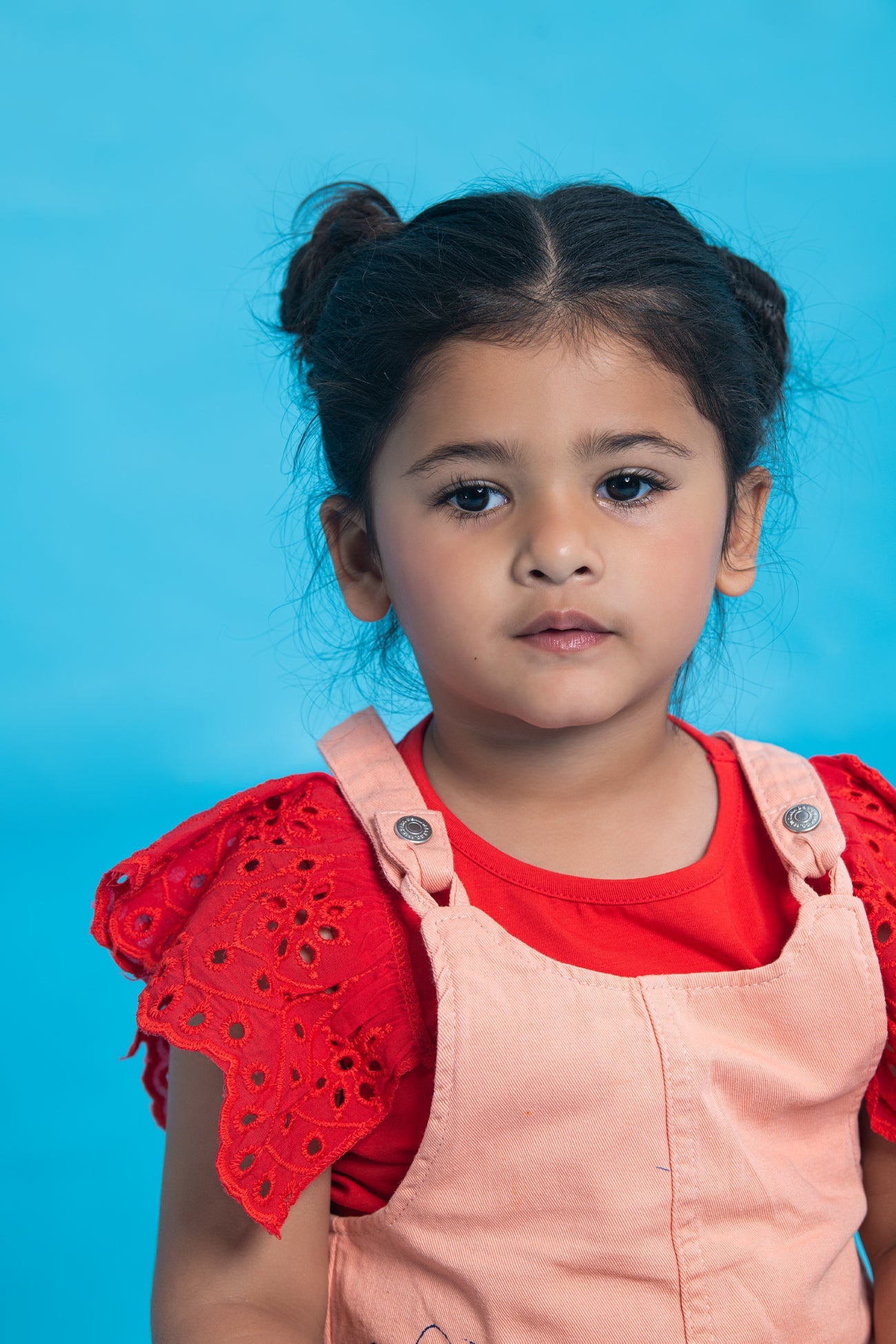 BTW - EMBROIDERED RUFFLES SLEEVES T-SHIRT