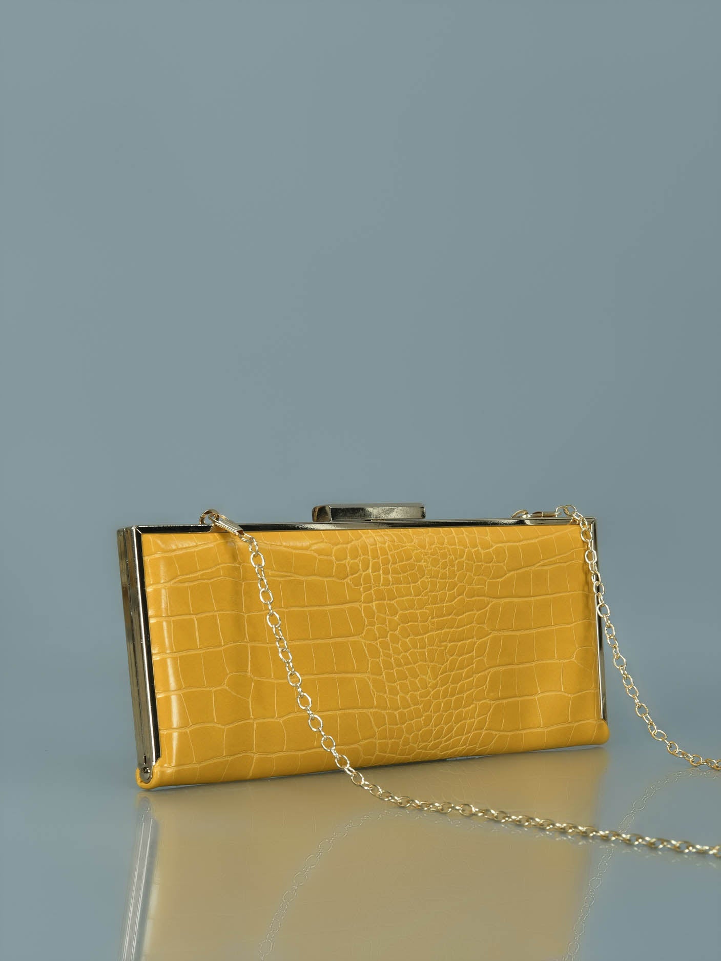 Limelight - Textured Slim Clutch