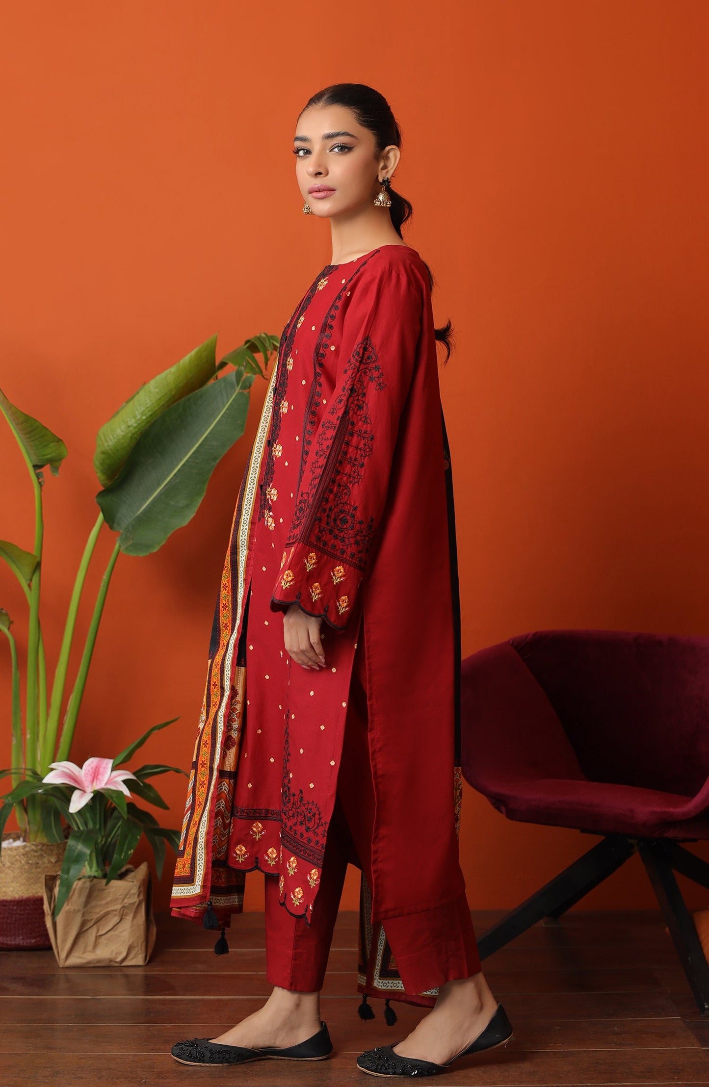 Orient - Unstitched 3 Piece Embroidered Cambric Shirt , Cambric Pant and Lawn Dupatta