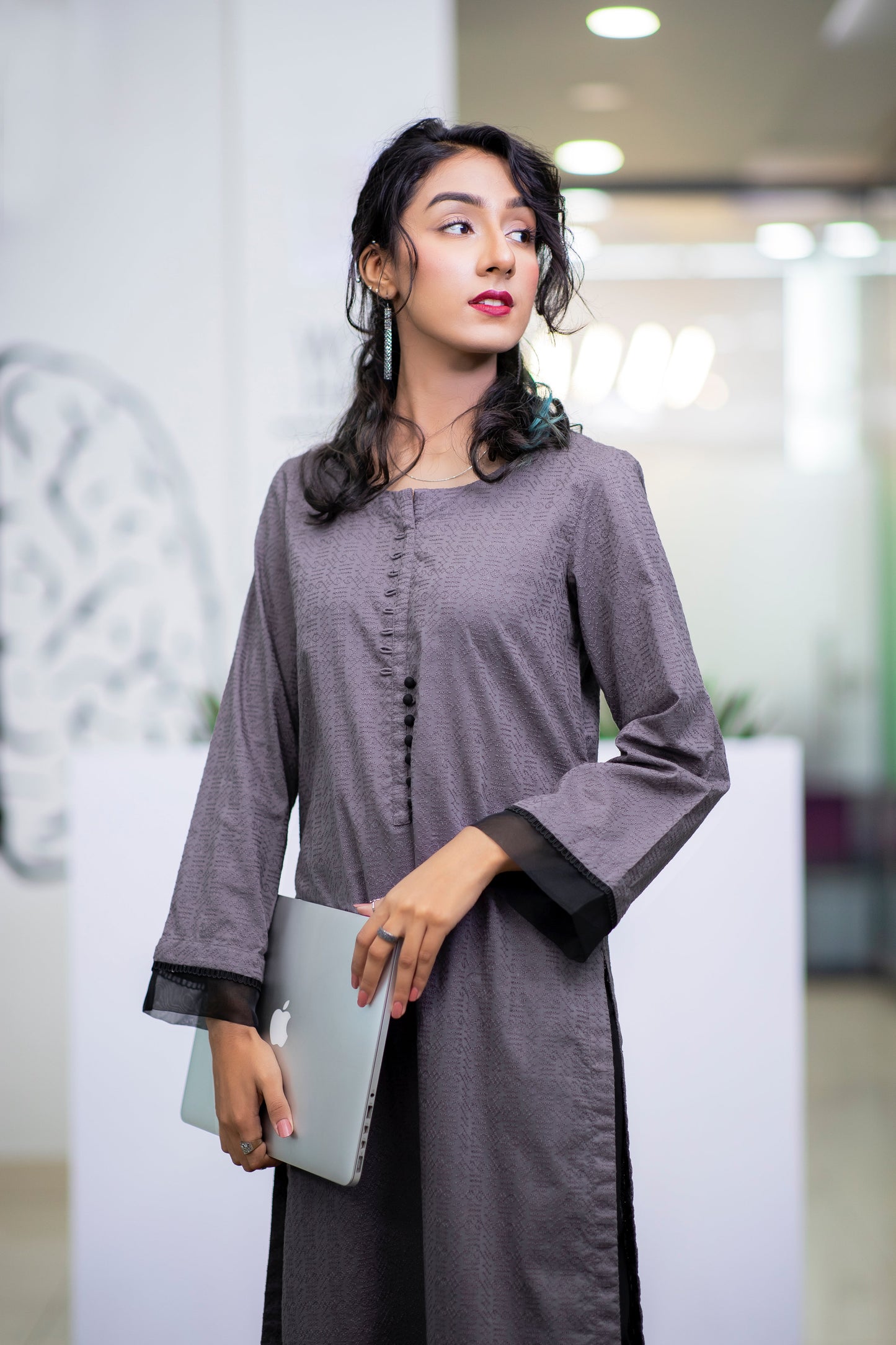Eraj Hussain - Thursday Client Meetings - Grey - Stitched