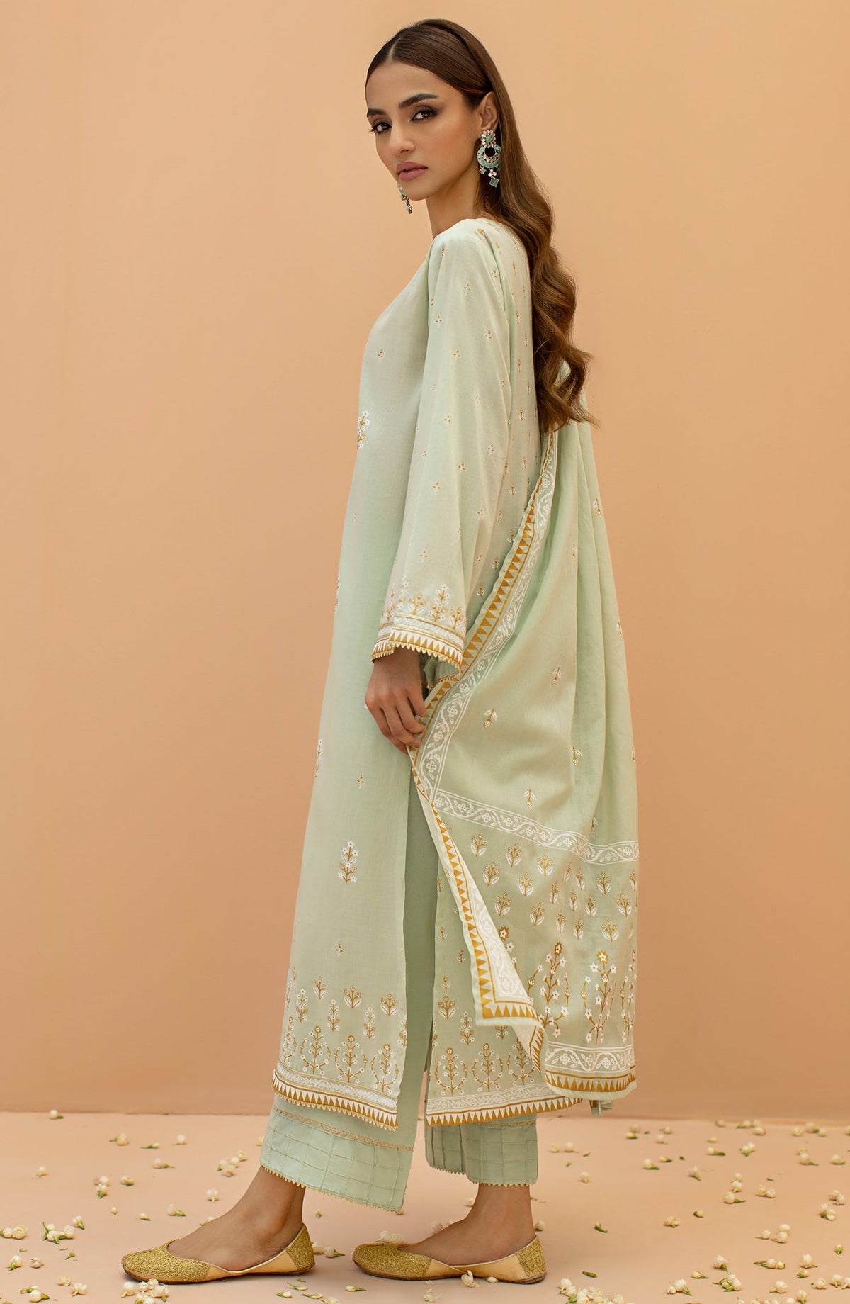 Orient - Unstitched 3 Piece Embroidered Lawn Shirt , Cambric Pant and Lawn Dupatta