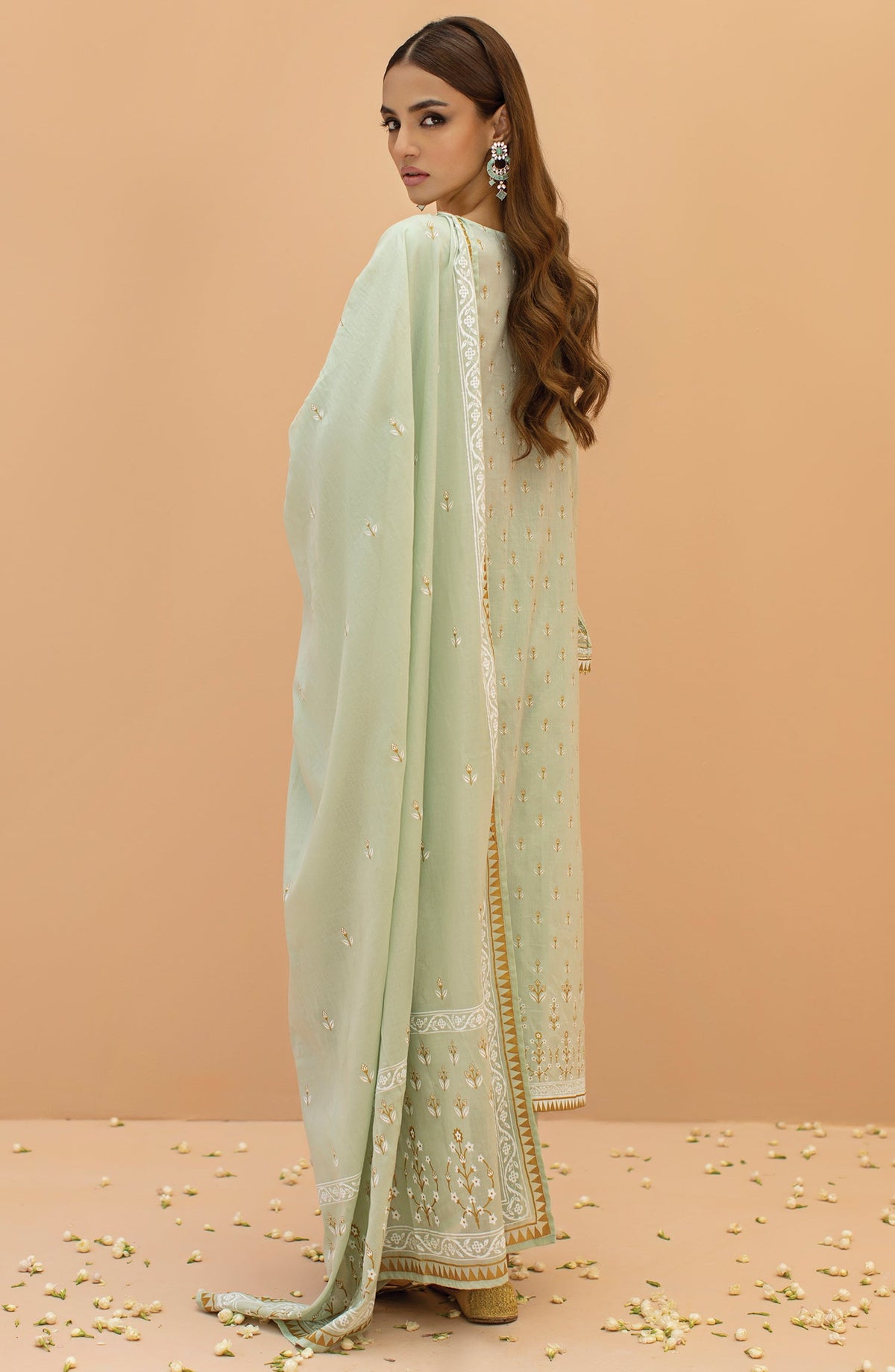 Orient - Unstitched 3 Piece Embroidered Lawn Shirt , Cambric Pant and Lawn Dupatta