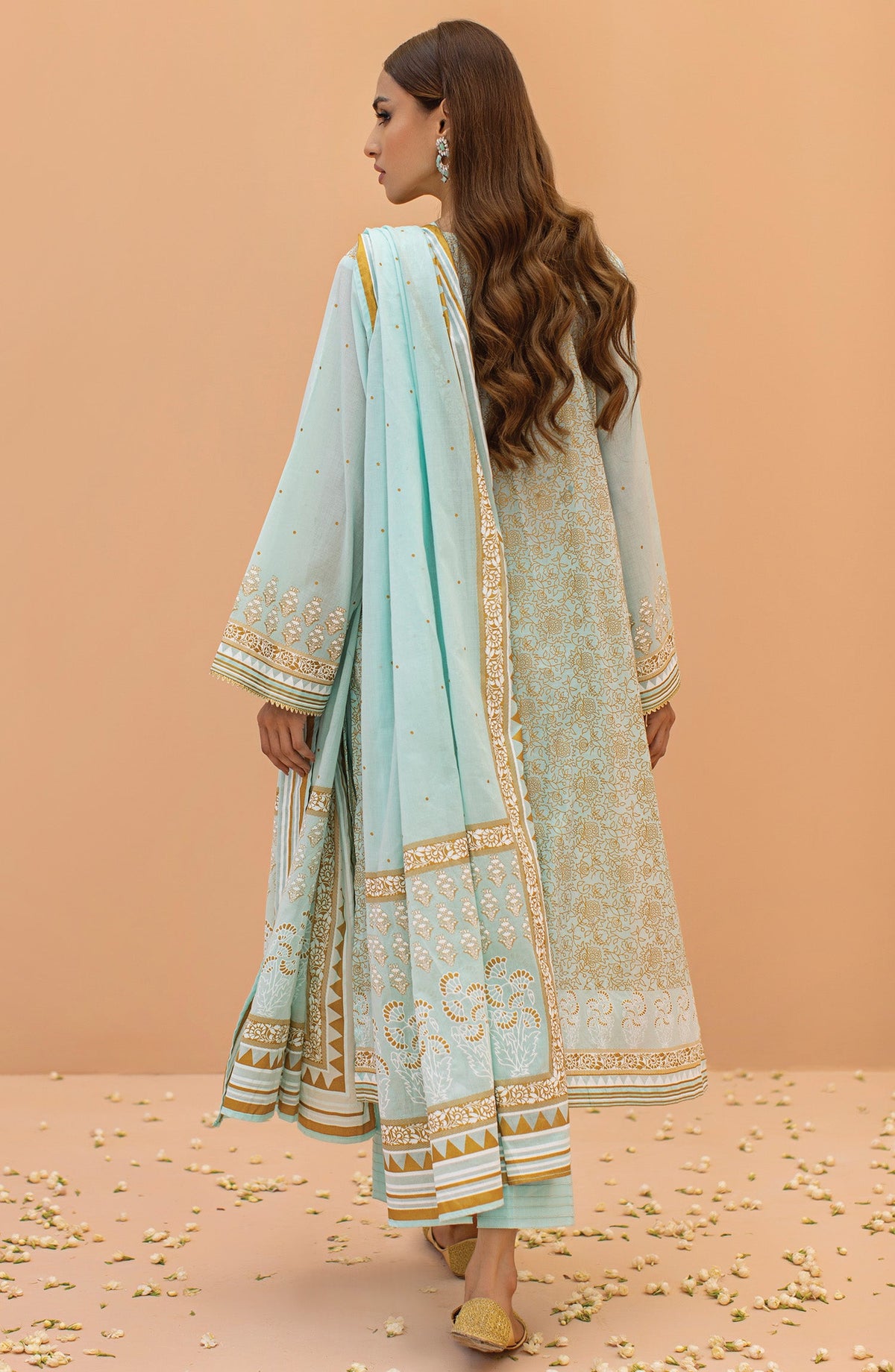 Orient - Unstitched 3 Piece Embroidered Lawn Shirt , Cambric Pant and Lawn Dupatta