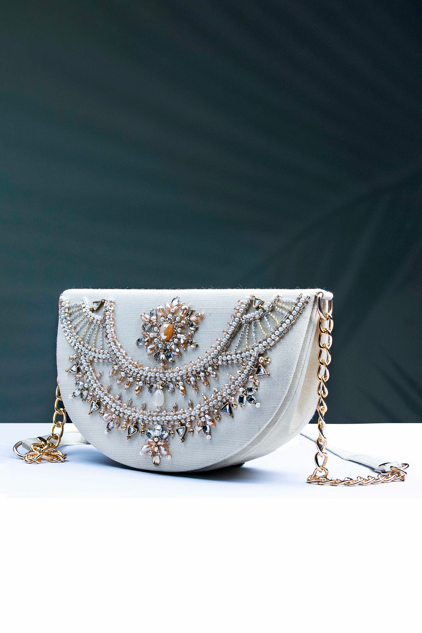 Chinyere - GUILDED C (AA4944