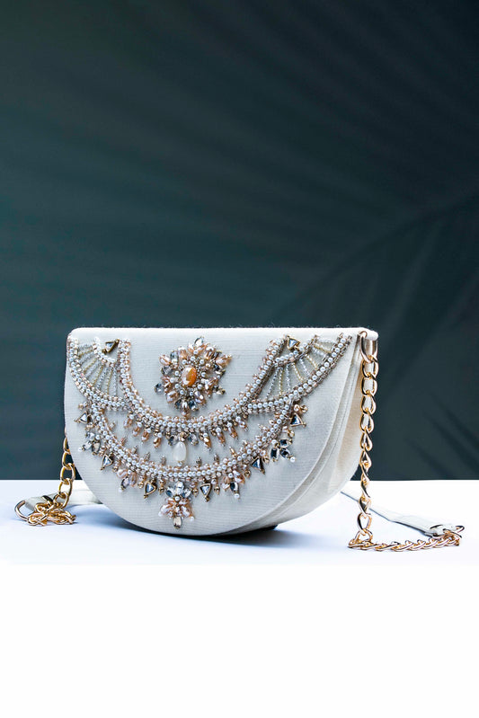 Chinyere - GUILDED C (AA4944