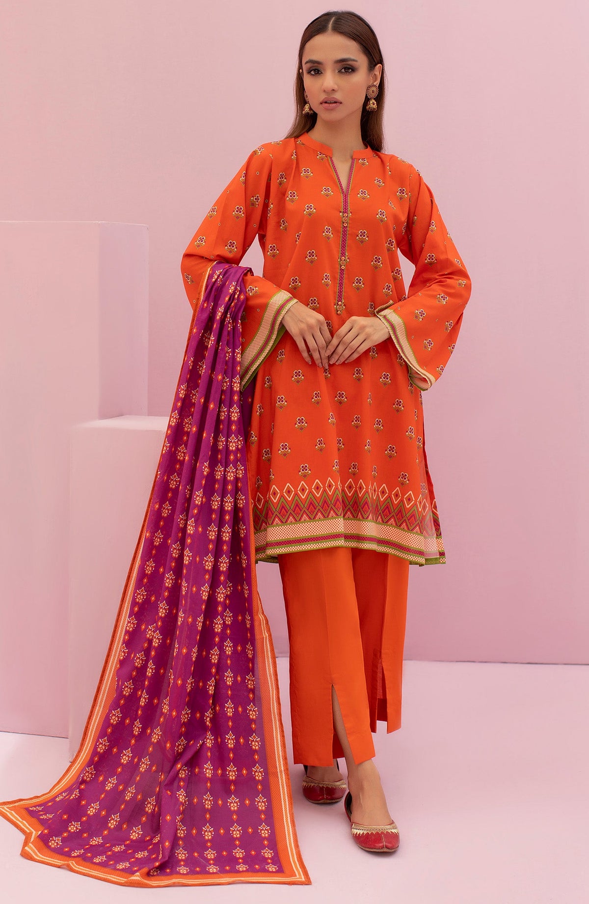 Orient - Unstitched 3 Piece Printed Lawn Shirt , Cambric Pant and Lawn Dupatta