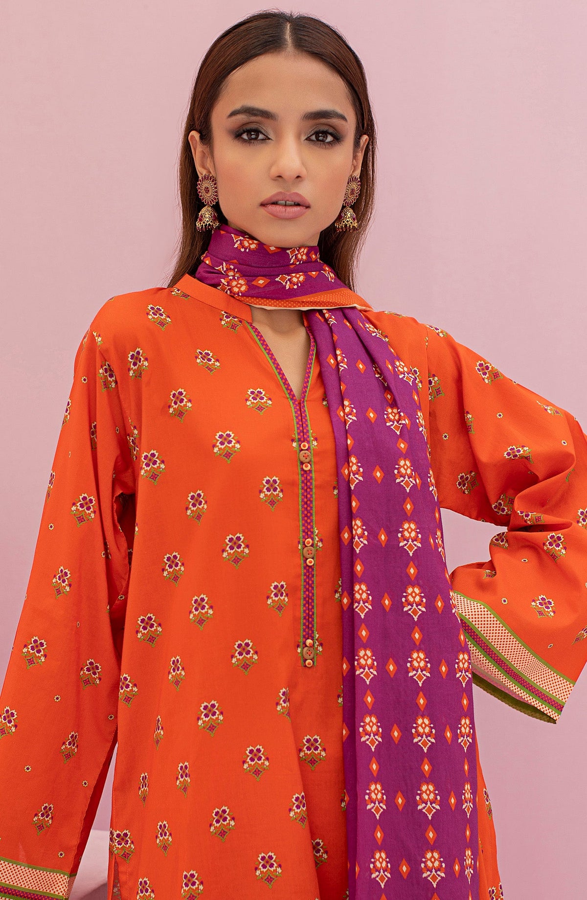 Orient - Unstitched 3 Piece Printed Lawn Shirt , Cambric Pant and Lawn Dupatta