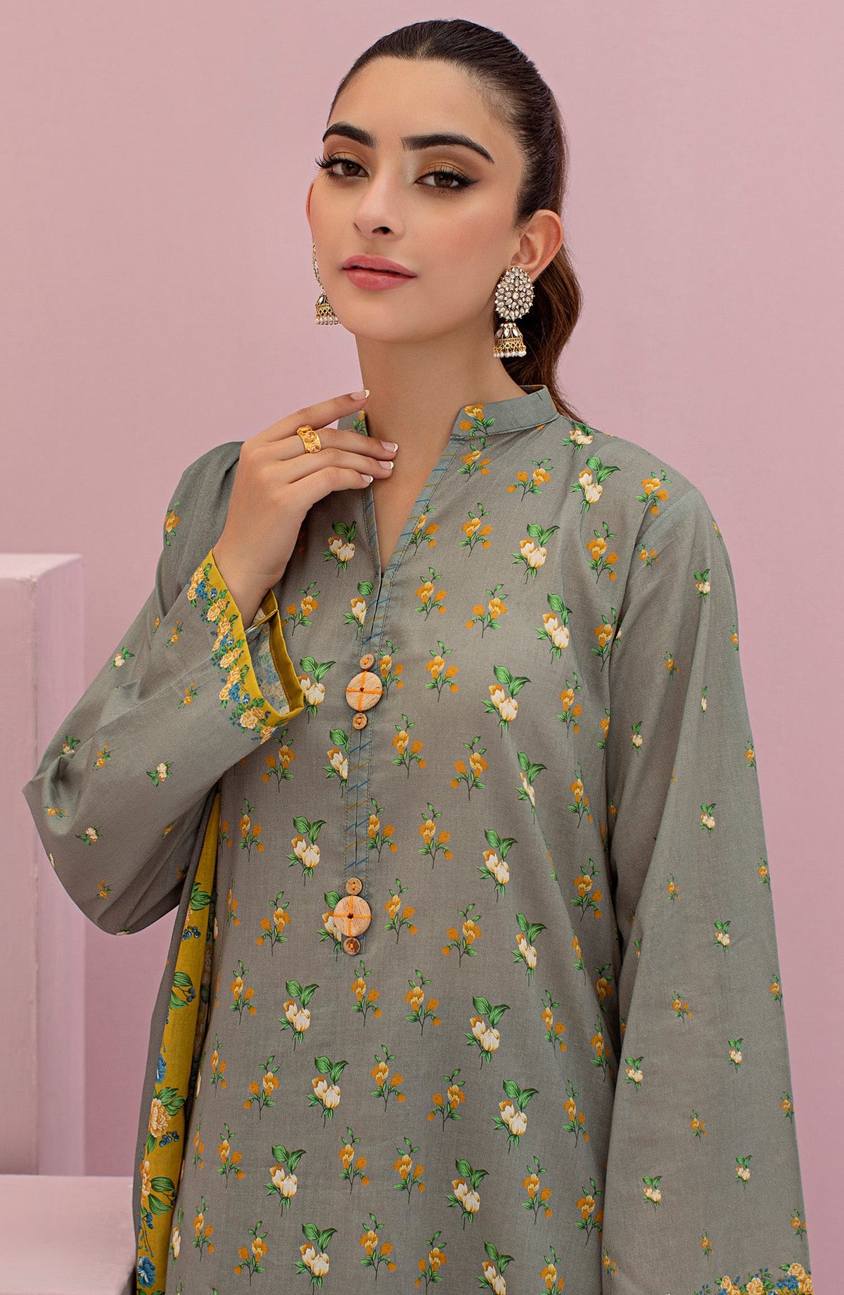 Orient - Unstitched 3 Piece Printed Lawn Shirt , Cambric Pant and Lawn Dupatta
