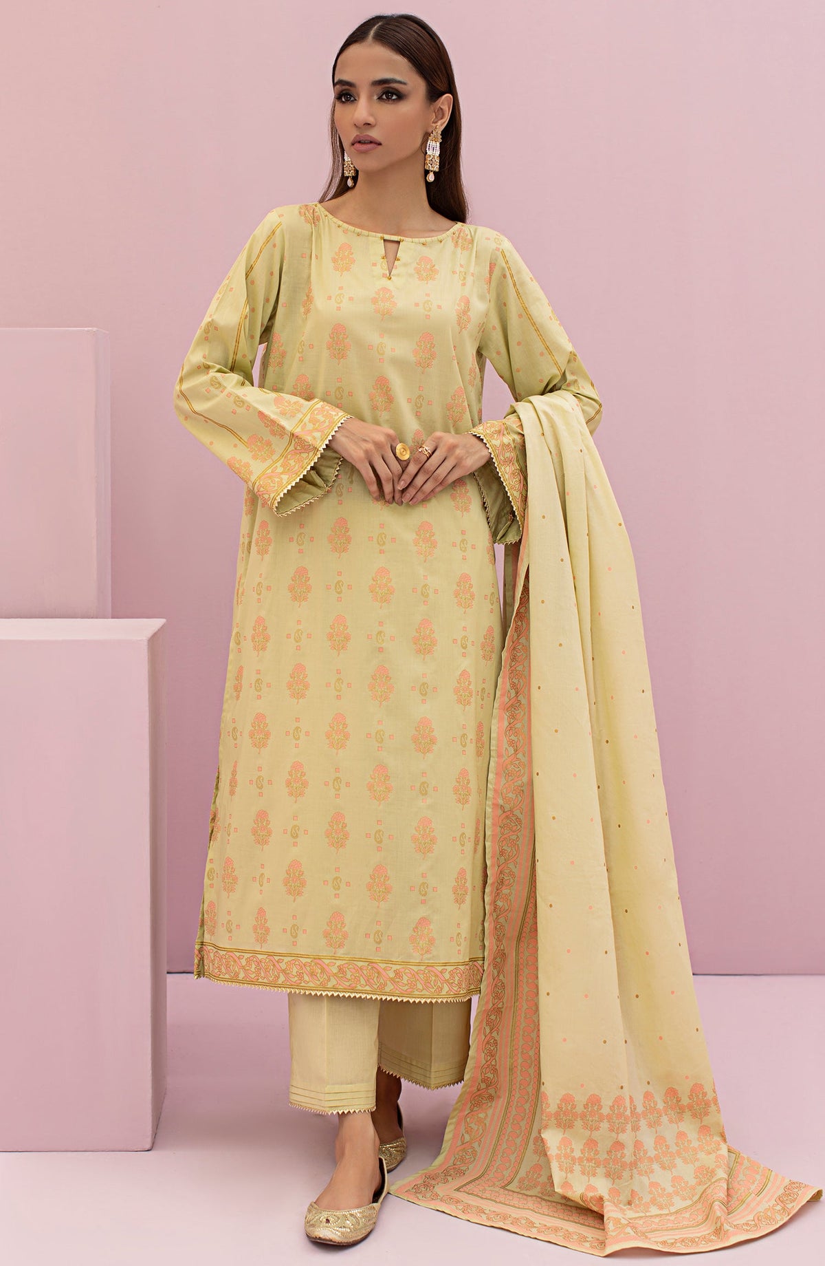 Orient - Unstitched 3 Piece Printed Lawn Shirt , Cambric Pant and Lawn Dupatta