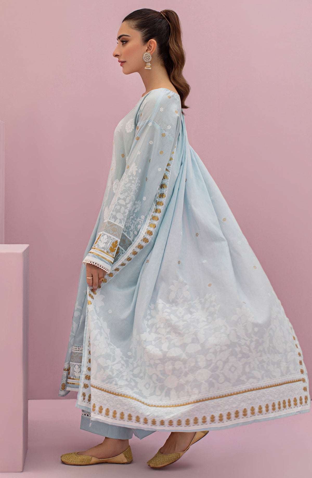 Orient - Unstitched 3 Piece Printed Lawn Shirt , Cambric Pant and Lawn Dupatta