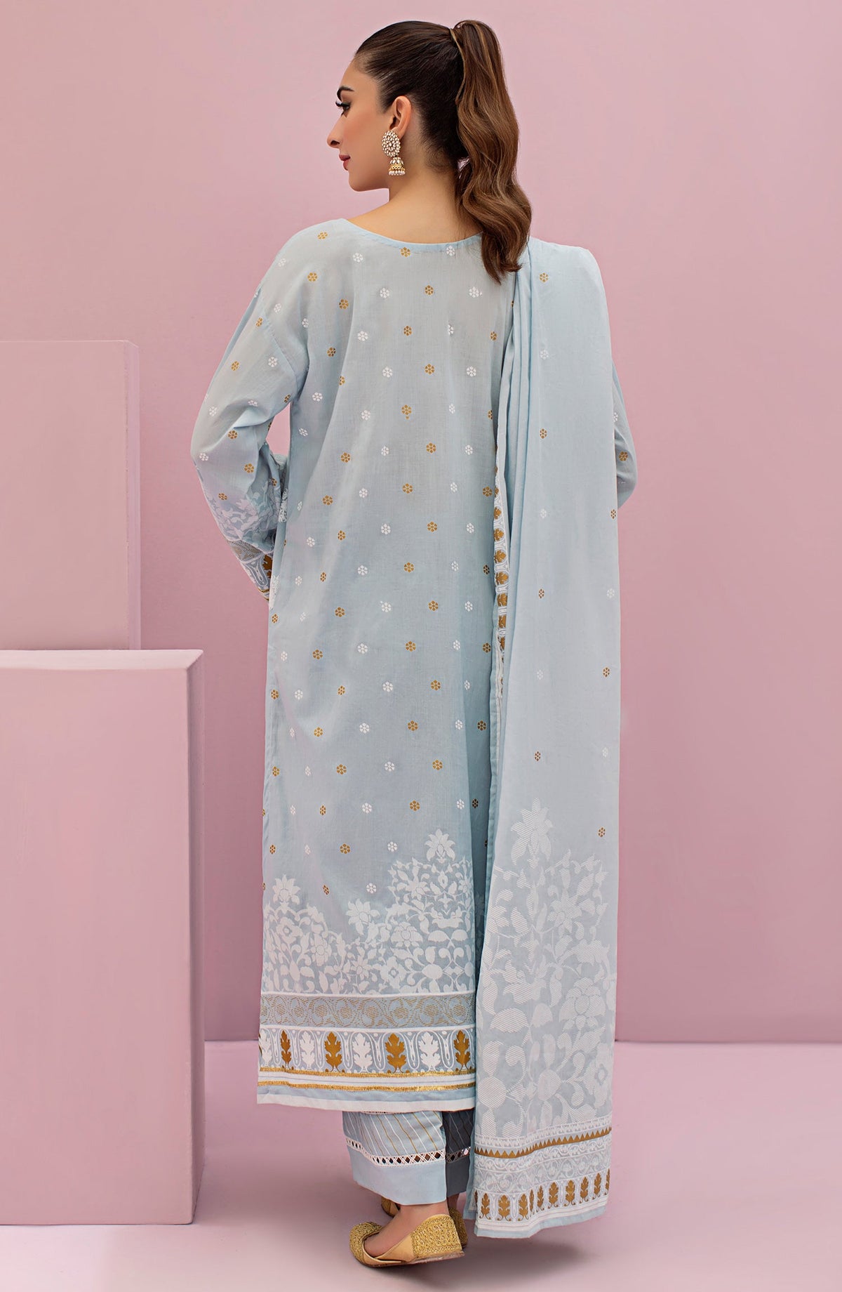 Orient - Unstitched 3 Piece Printed Lawn Shirt , Cambric Pant and Lawn Dupatta