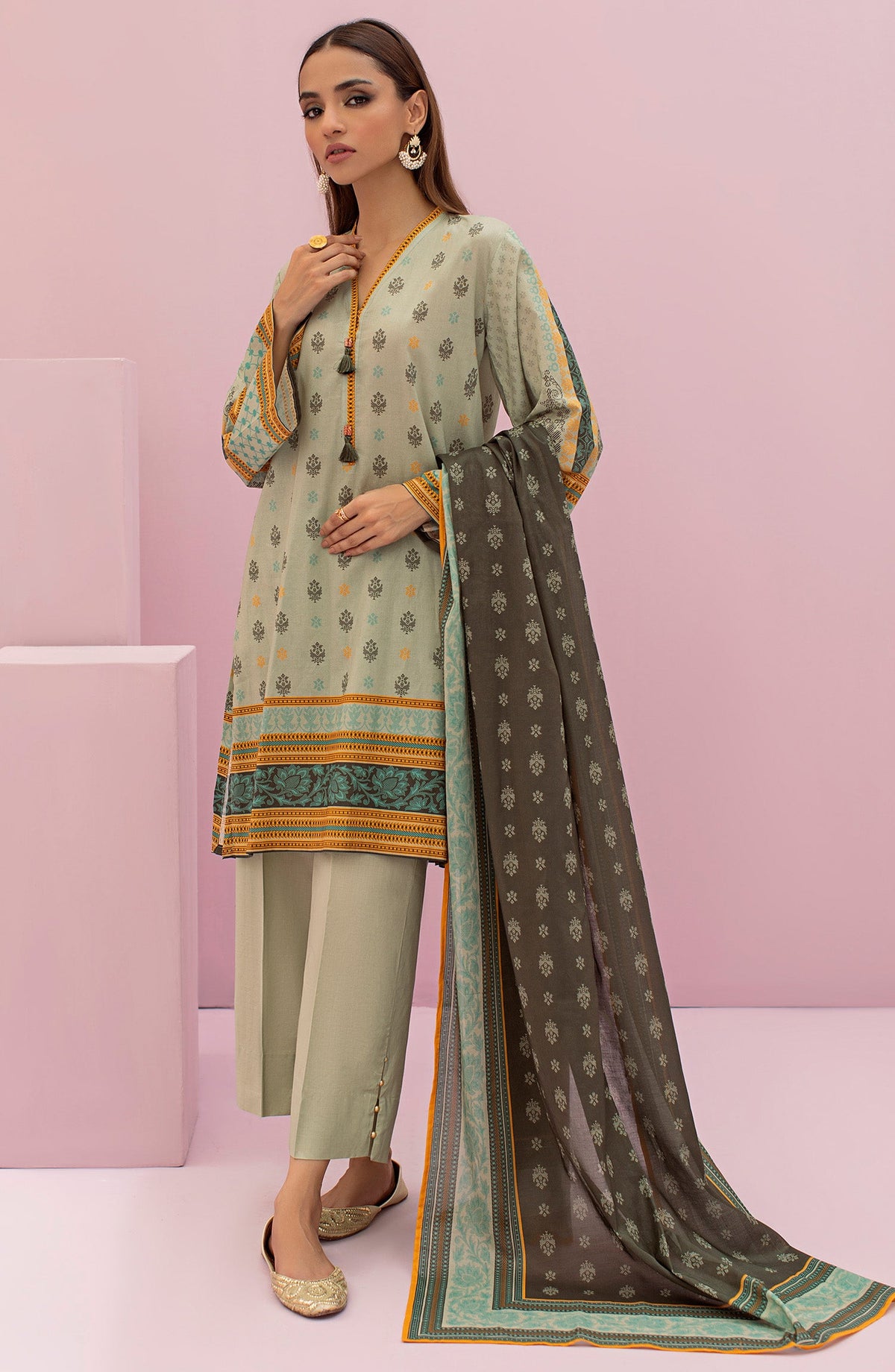 Orient - Unstitched 3 Piece Printed Lawn Shirt , Cambric Pant and Lawn Dupatta