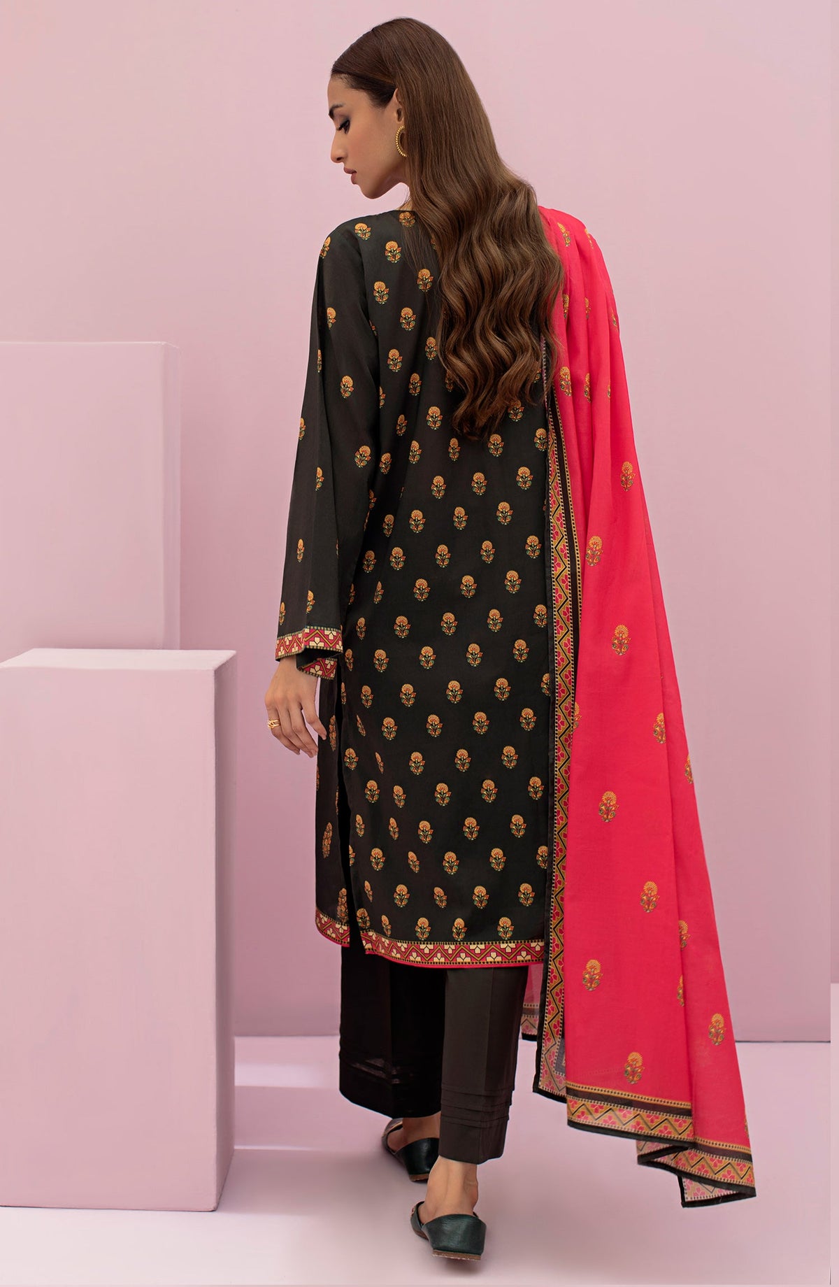 Orient - Unstitched 3 Piece Printed Lawn Shirt , Cambric Pant and Lawn Dupatta