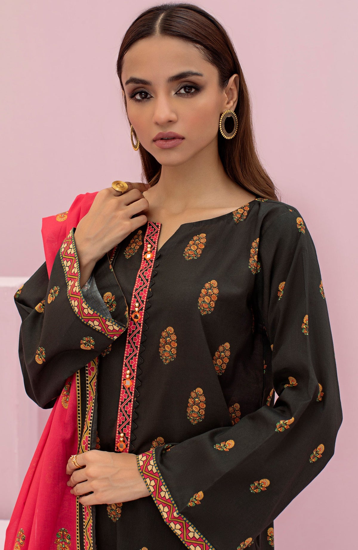 Orient - Unstitched 3 Piece Printed Lawn Shirt , Cambric Pant and Lawn Dupatta