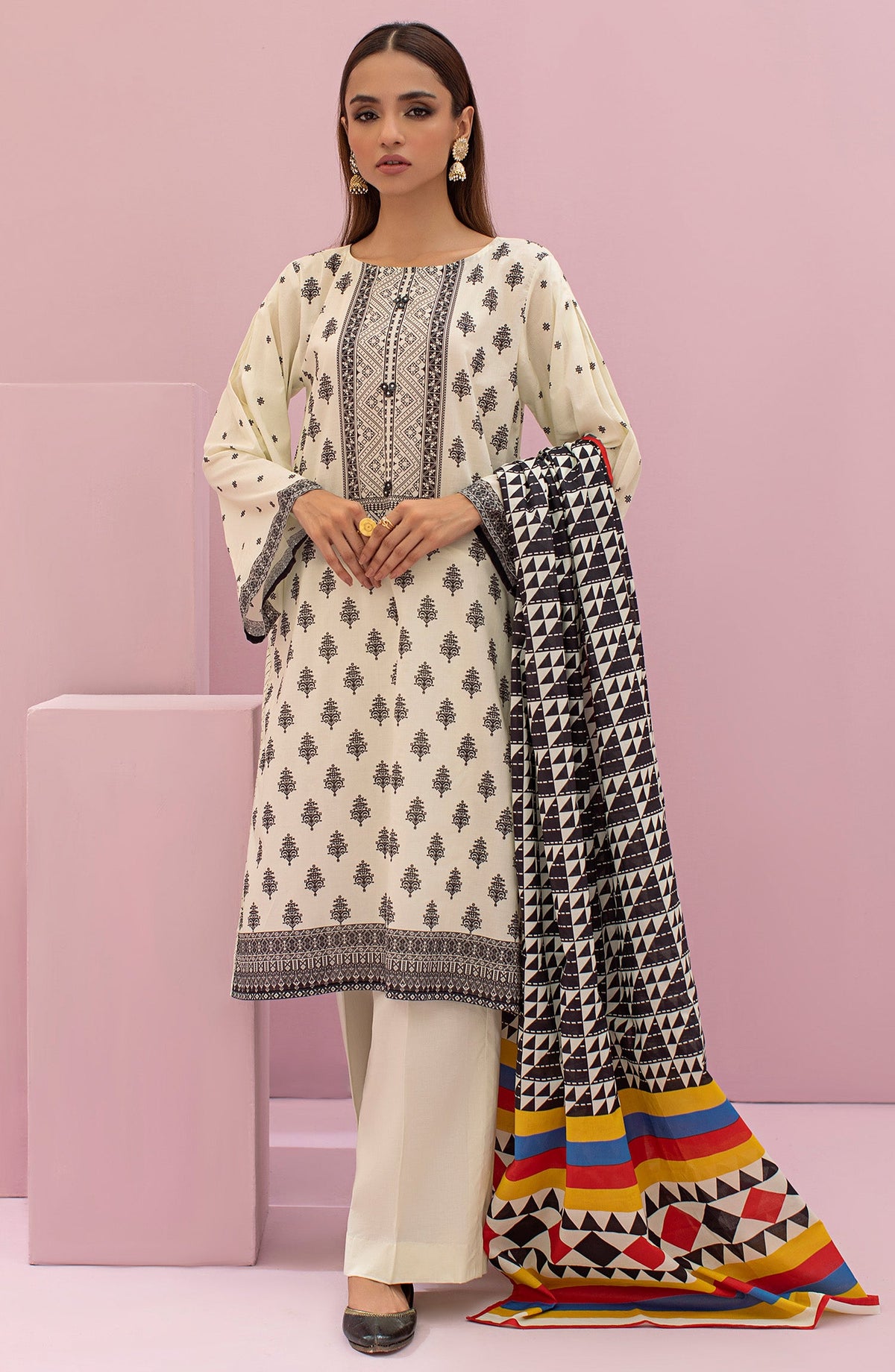 Orient - Unstitched 3 Piece Printed Lawn Shirt , Cambric Pant and Lawn Dupatta