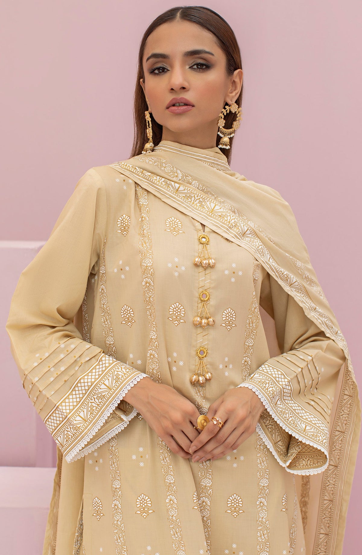 Orient - Unstitched 3 Piece Printed Lawn Shirt , Cambric Pant and Lawn Dupatta