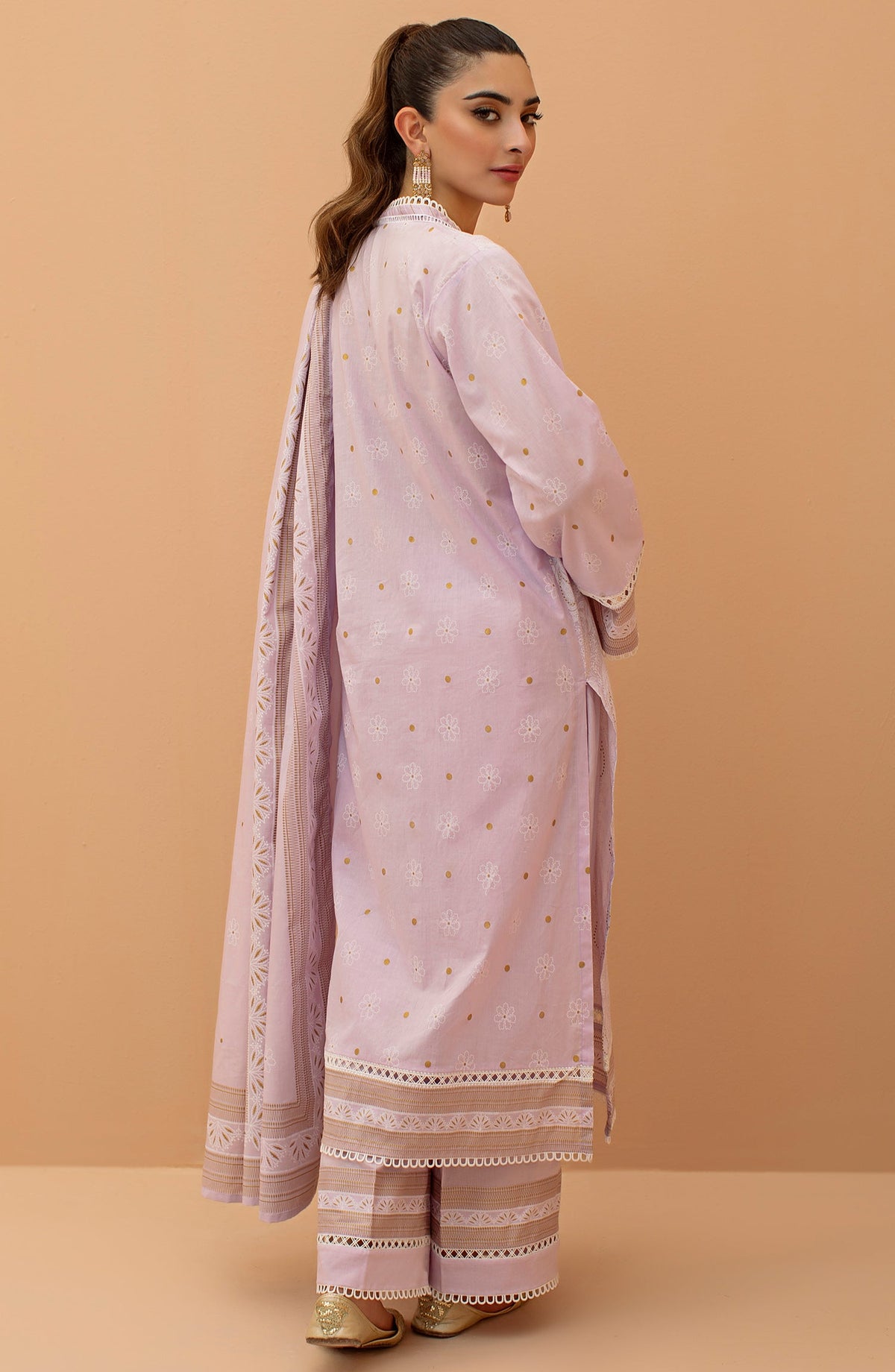 Orient - Unstitched 3 Piece Printed Lawn Shirt , Cambric Pant and Lawn Dupatta
