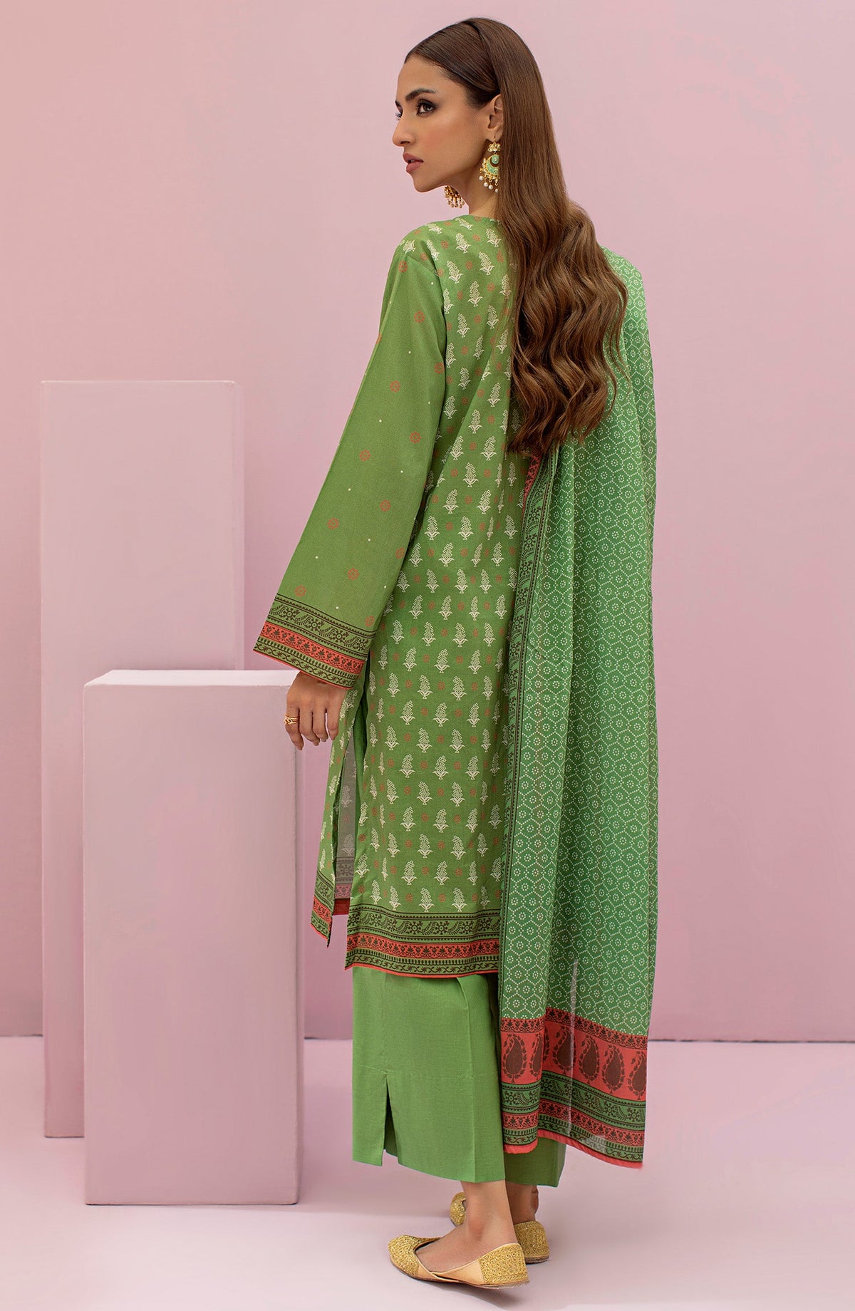 Orient - Unstitched 3 Piece Printed Lawn Shirt , Cambric Pant and Lawn Dupatta