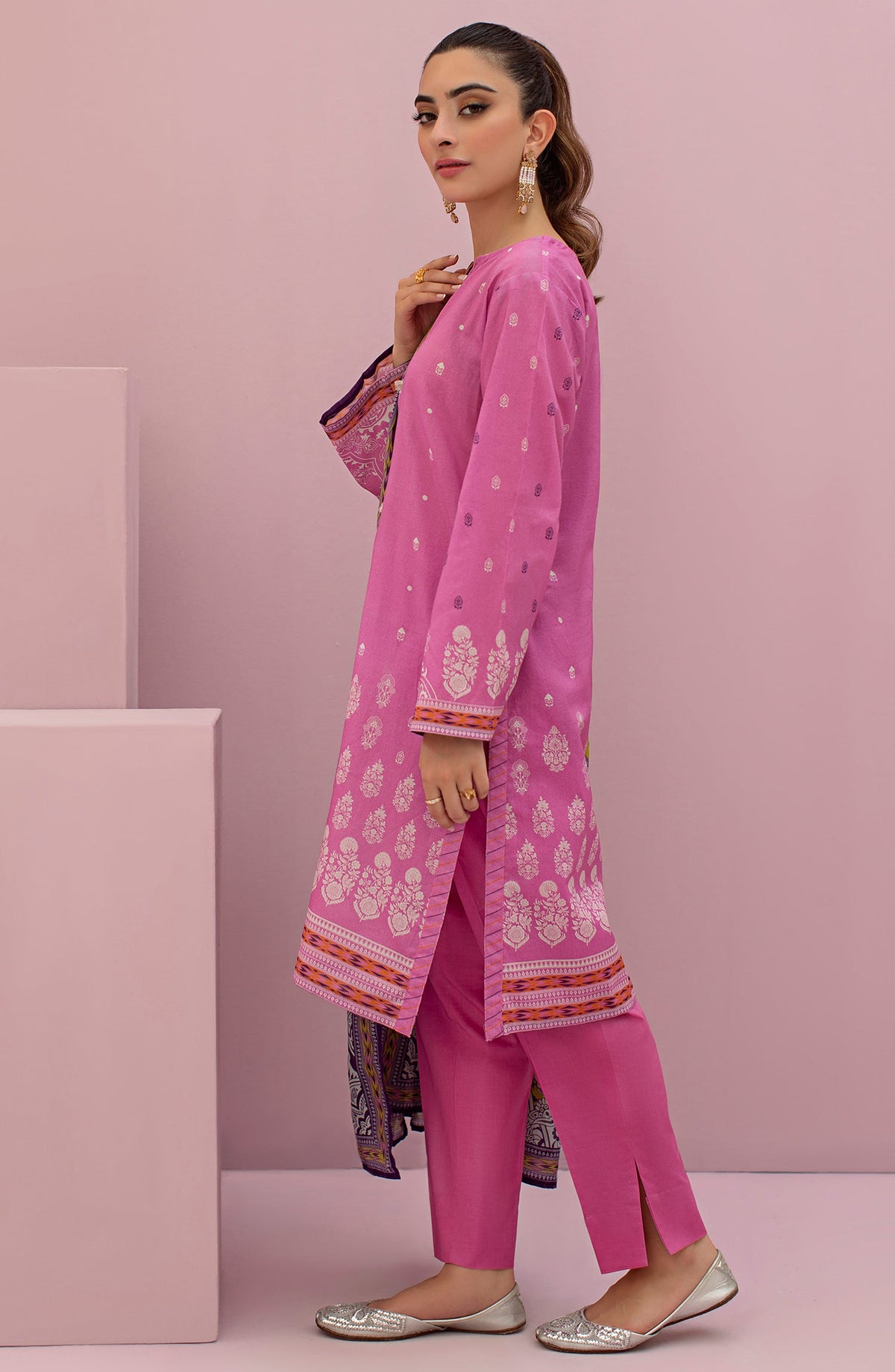 Orient - Unstitched 3 Piece Printed Lawn Shirt , Cambric Pant and Lawn Dupatta