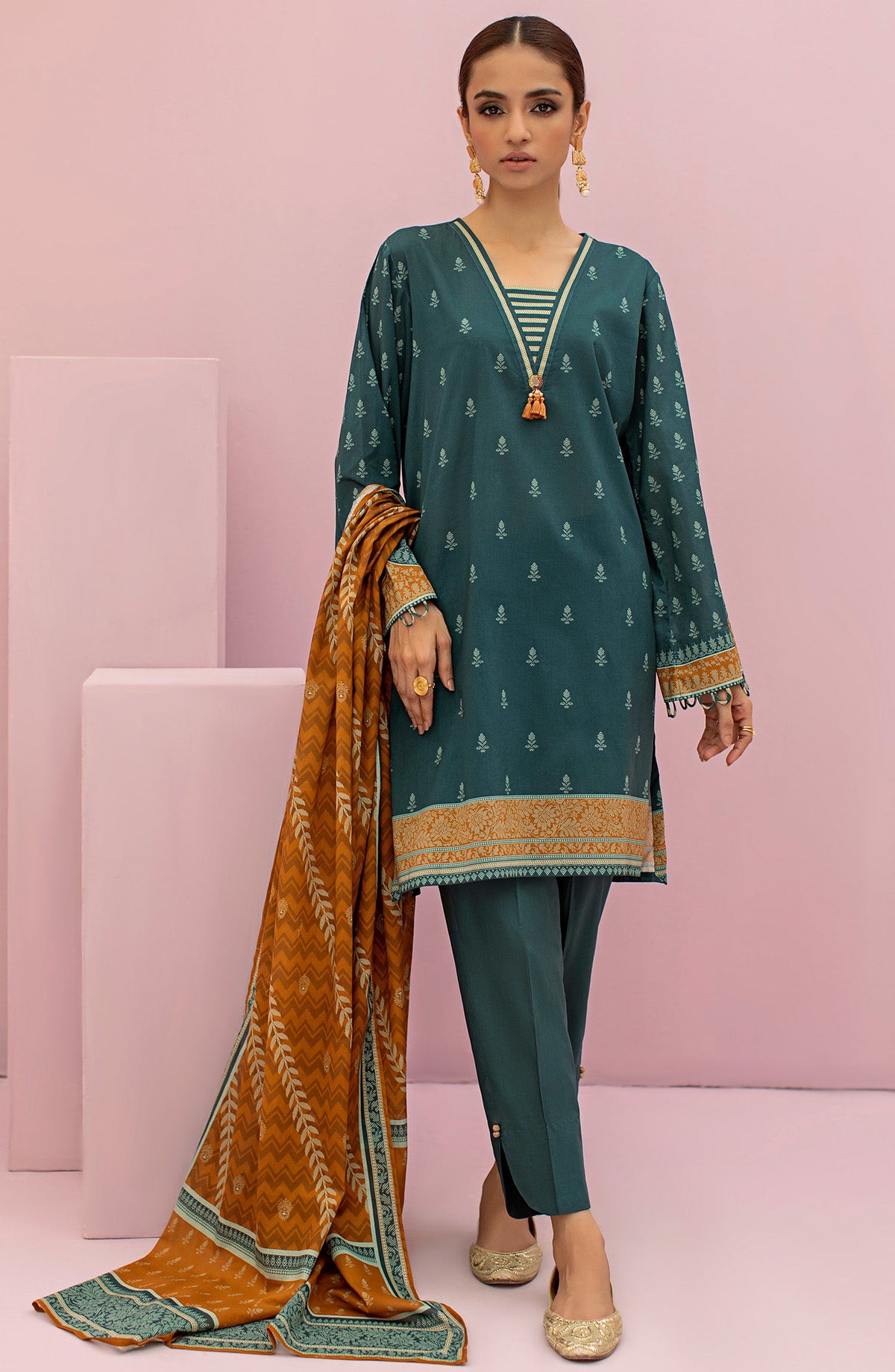 Orient - Unstitched 3 Piece Printed Lawn Shirt , Cambric Pant and Lawn Dupatta